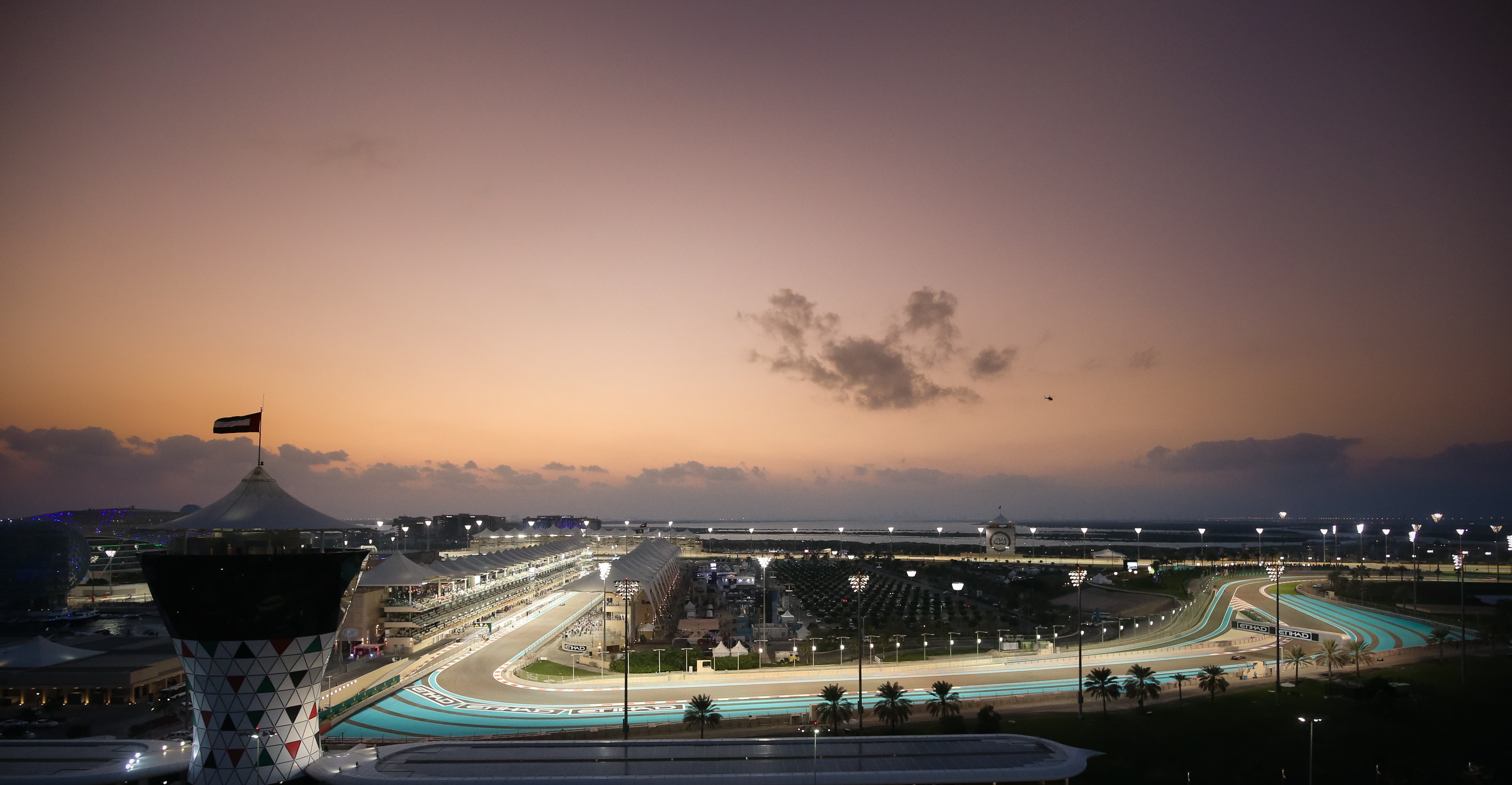 Yas Marina Circuit: Behind-the-Scenes F1 Guided Tour