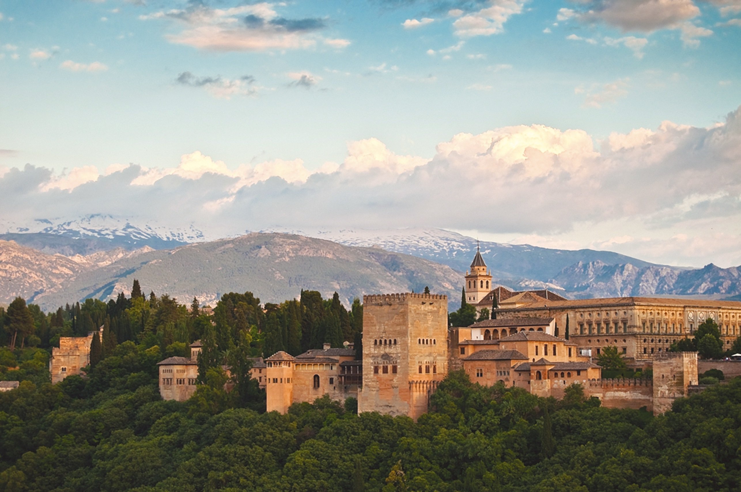Granada: Alhambra Guided Tour with Nasrid Palaces