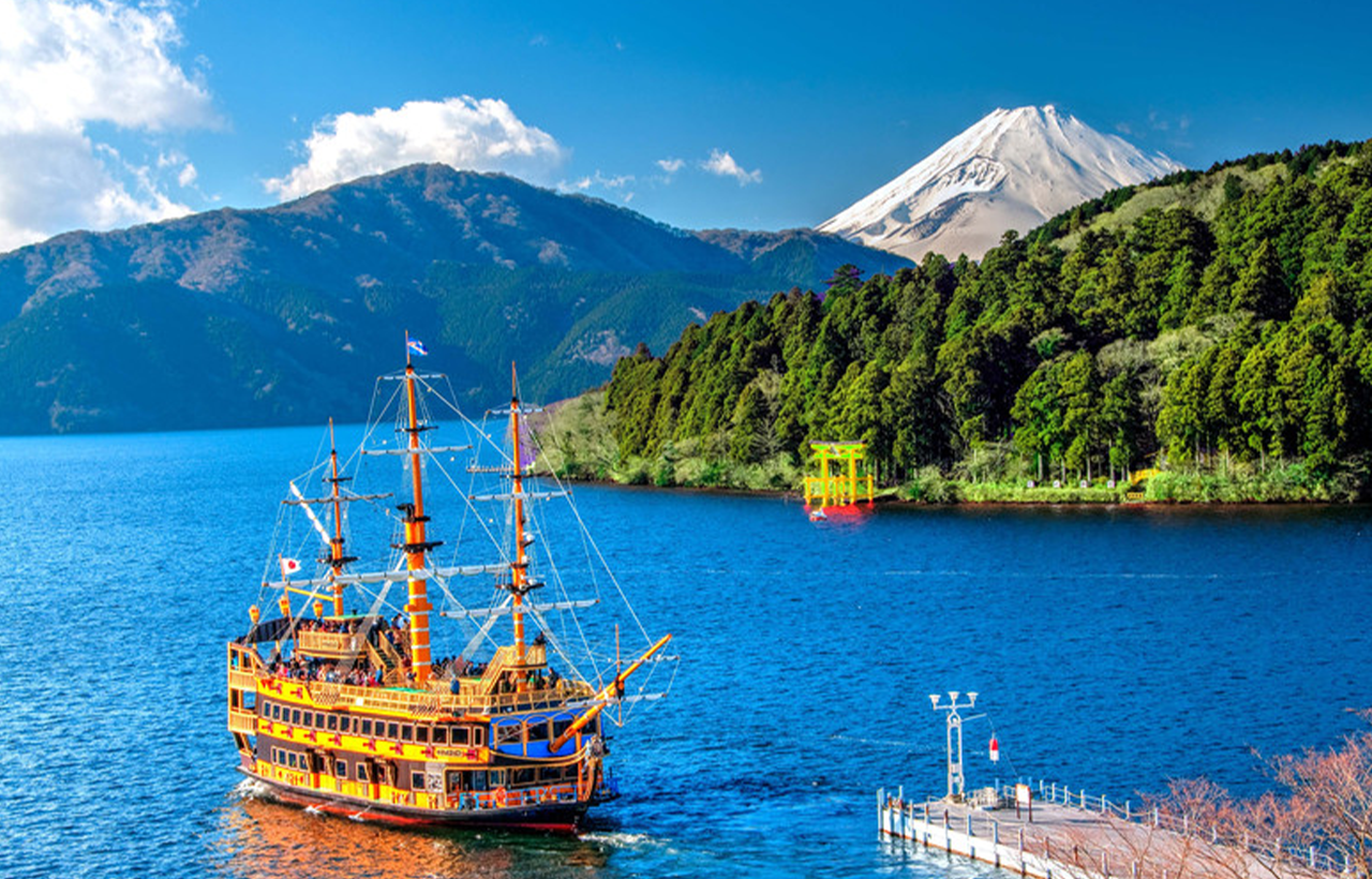 Hakone one day tour from Tokyo — Mt. Fuji, Lake Ashi, and Hakone Ropeway — photo 1