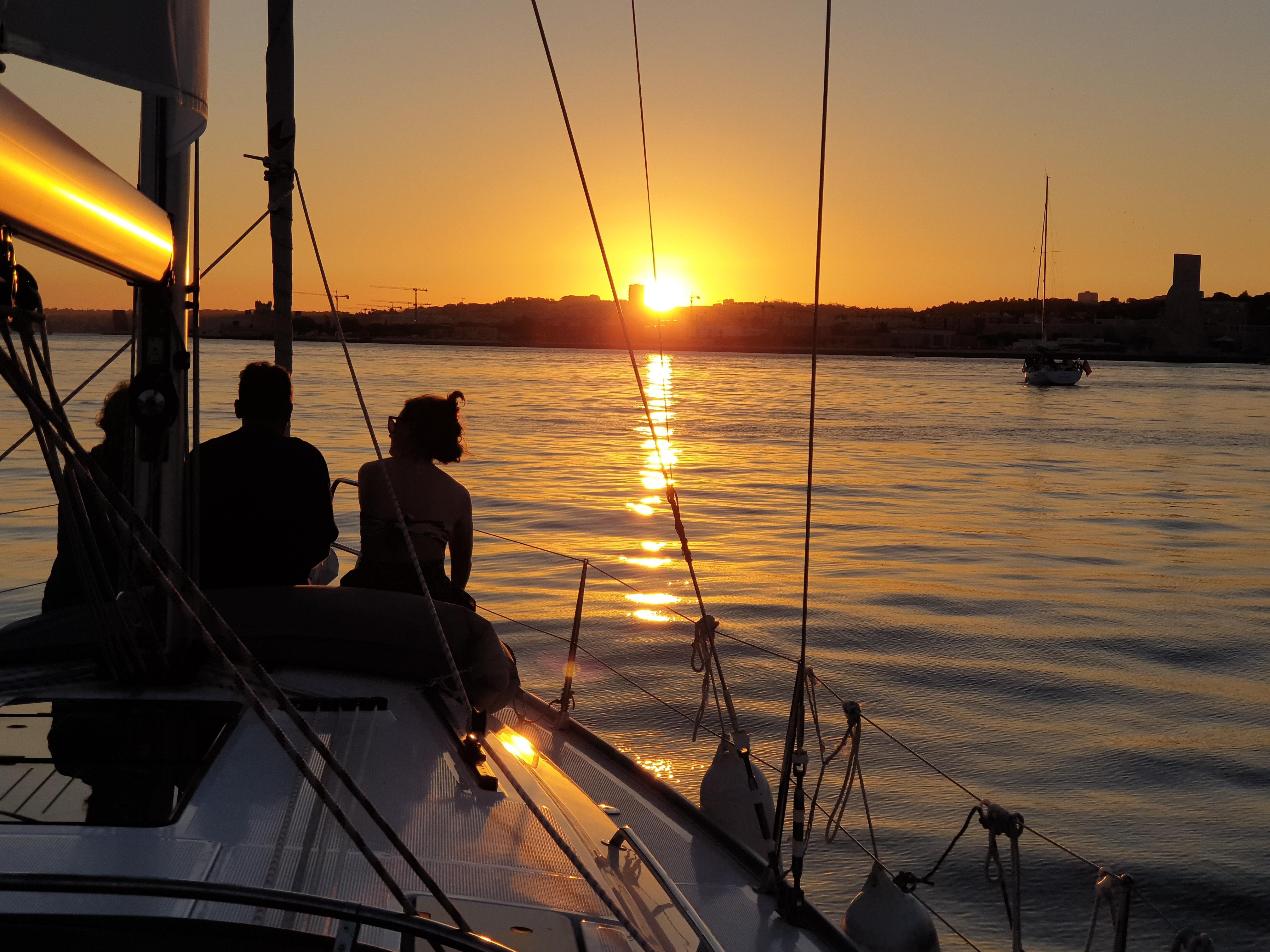 Private Tagus River Sunset Cruise with Sparkling Wine