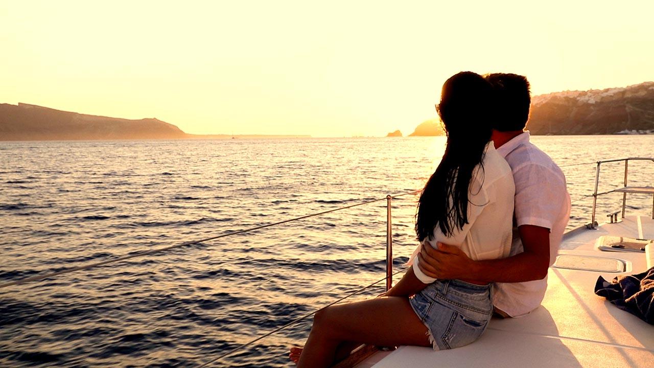 Luxury Caldera Catamaran Cruise with Greek Feast