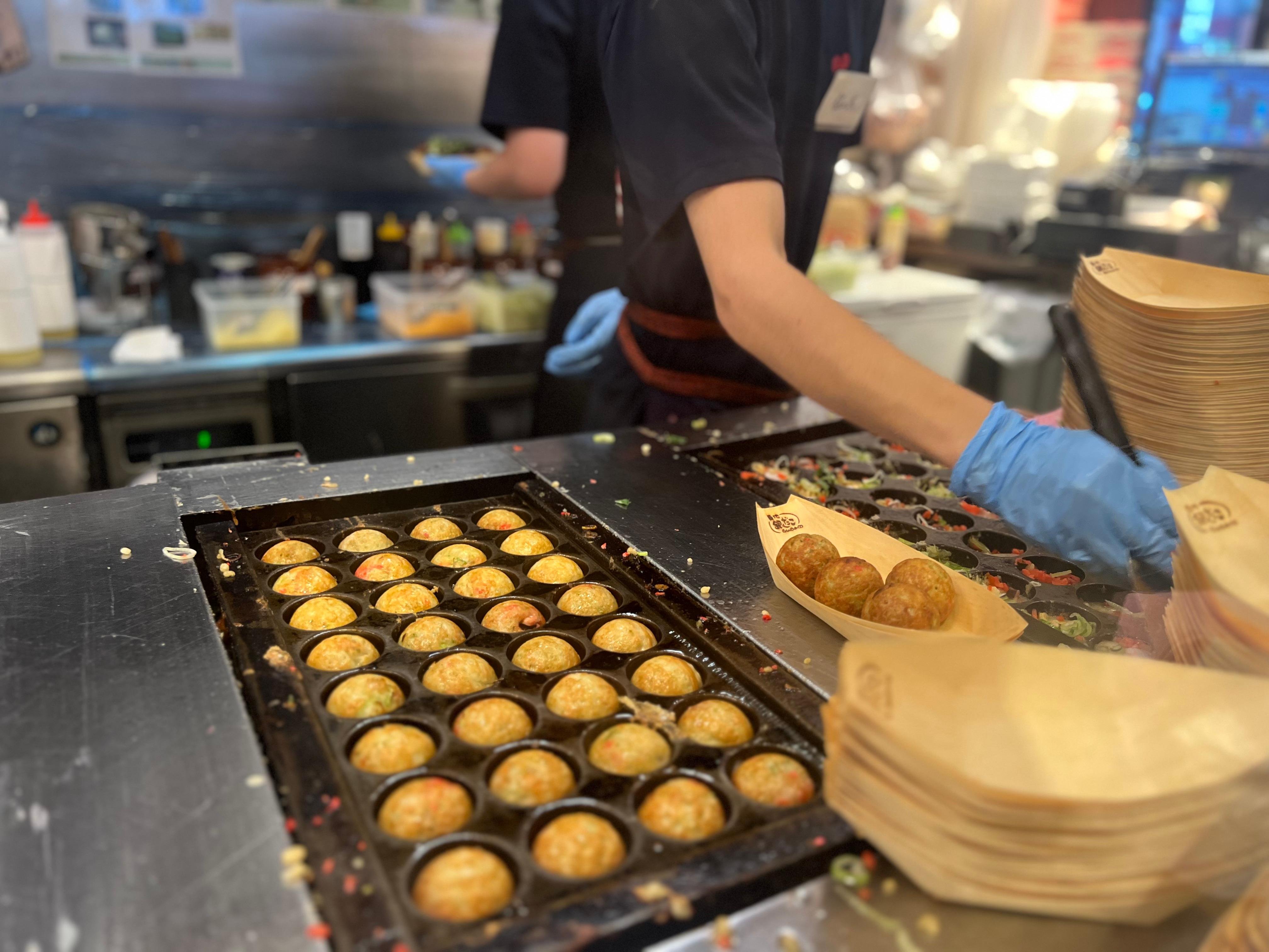 Shinjuku After-Dark Food Tour: 13 Dishes Across 4 Local Eateries