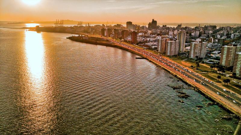 Montevideo City Highlights Tour with Transport