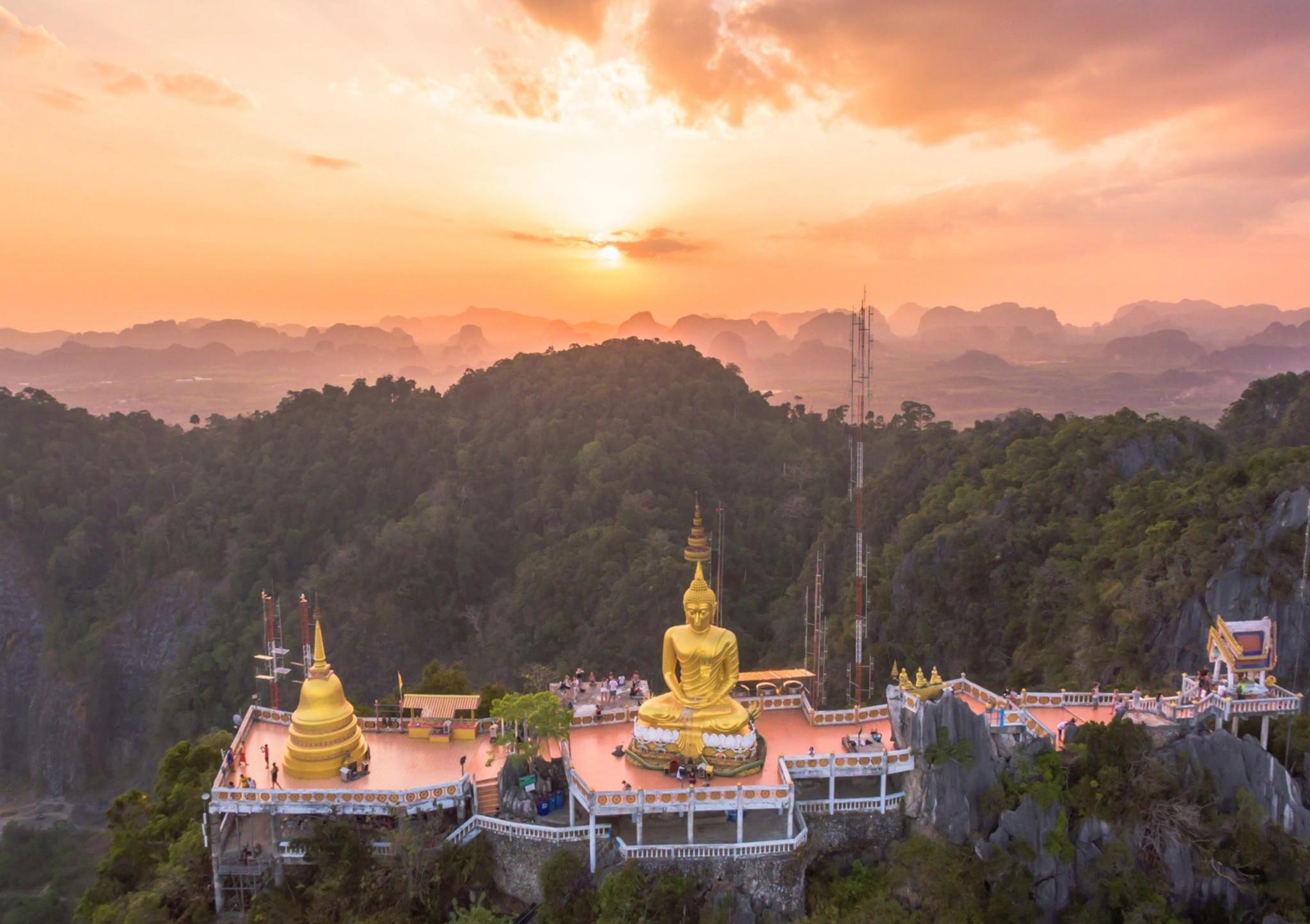 Krabi Day Trip: Tiger Cave Temple, Emerald Pool & Hot Springs