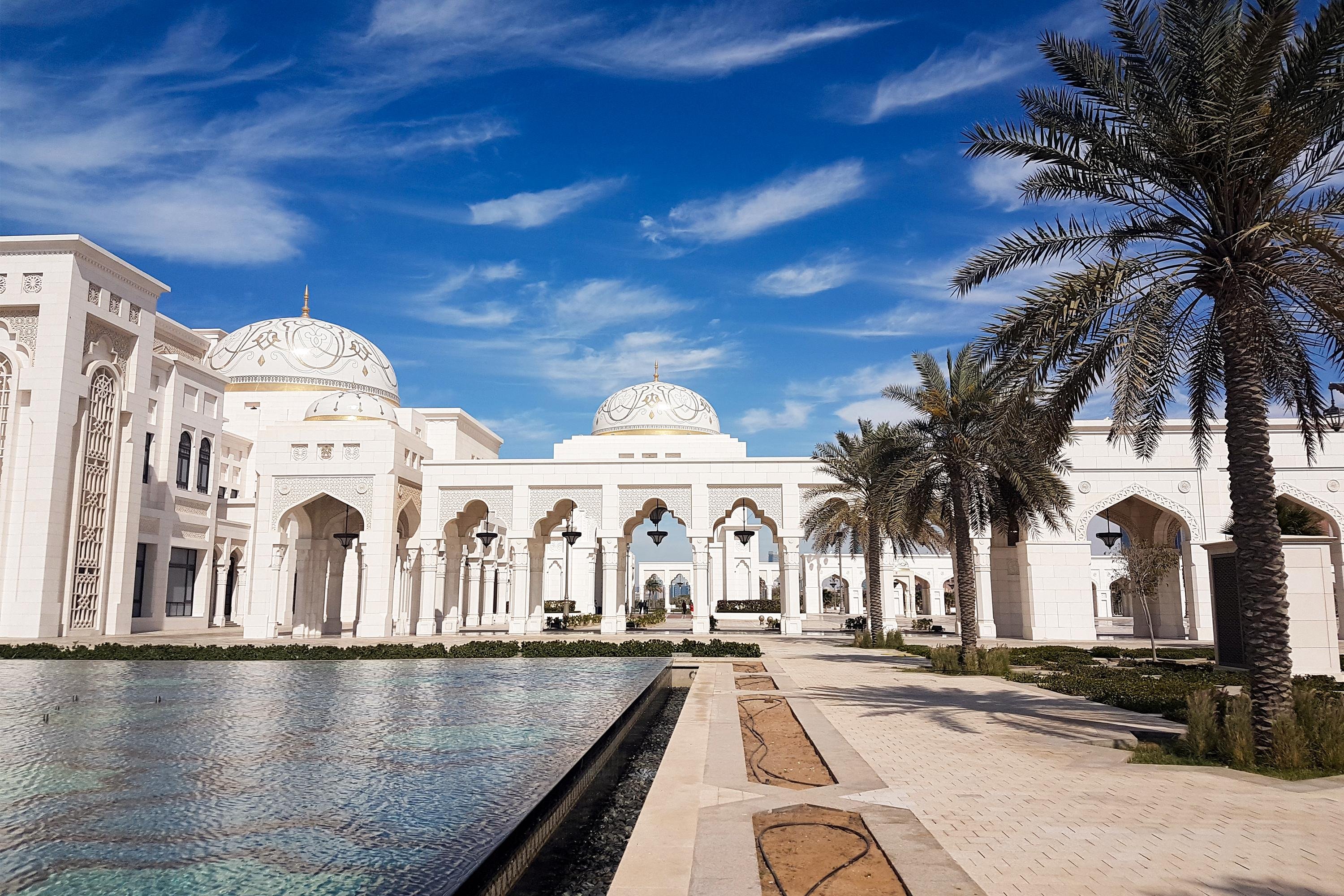 Abu Dhabi Icons: Grand Mosque, Presidential Palace & Etihad Towers