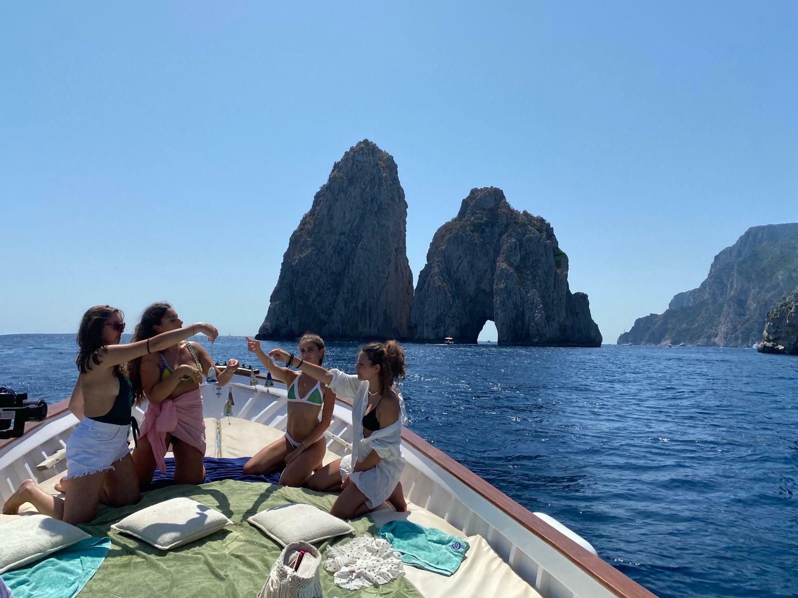 Capri Island & Grottos Boat Cruise with Snacks and Drinks