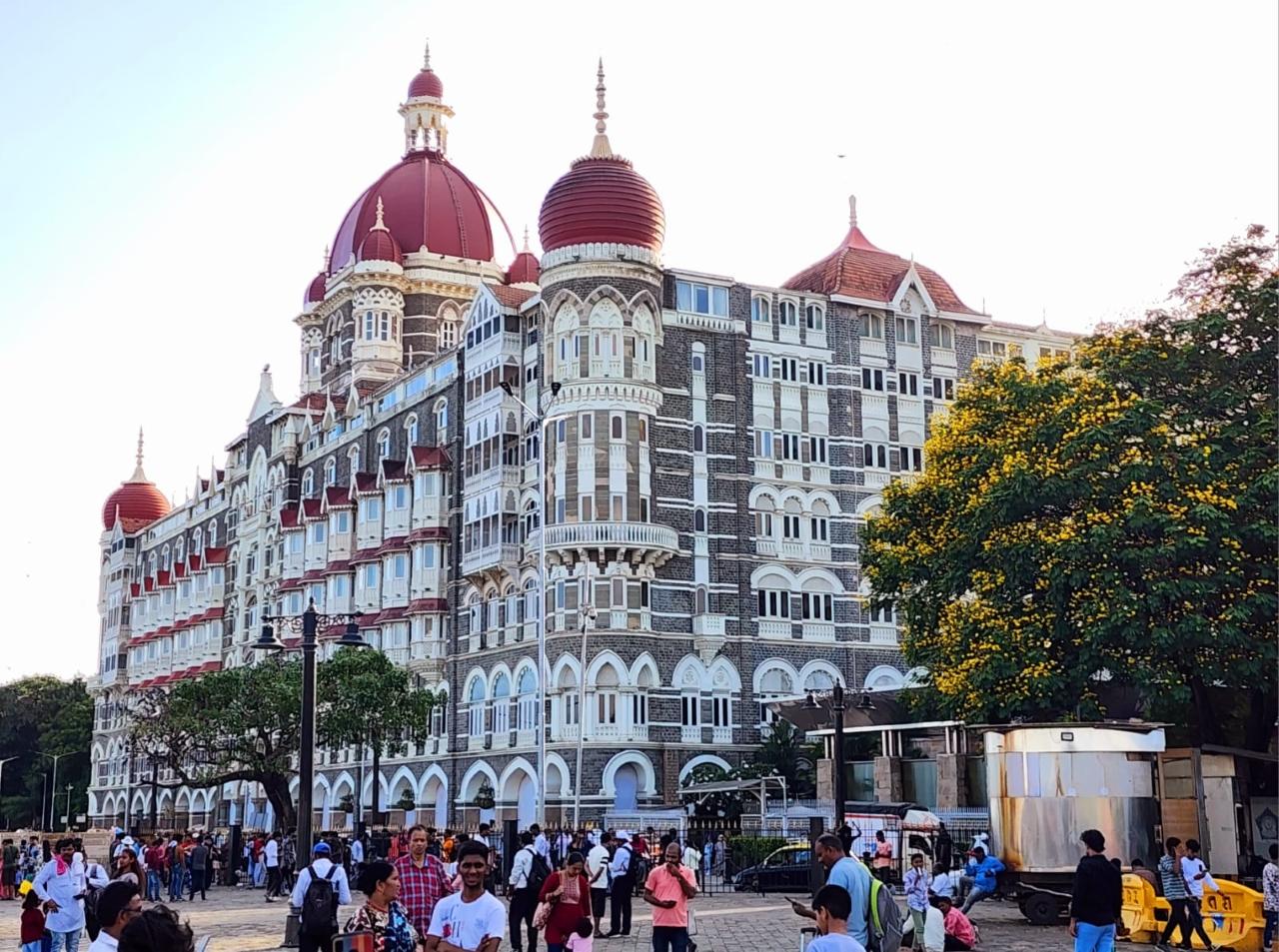 Private Mumbai Highlights & Dharavi Insight Tour