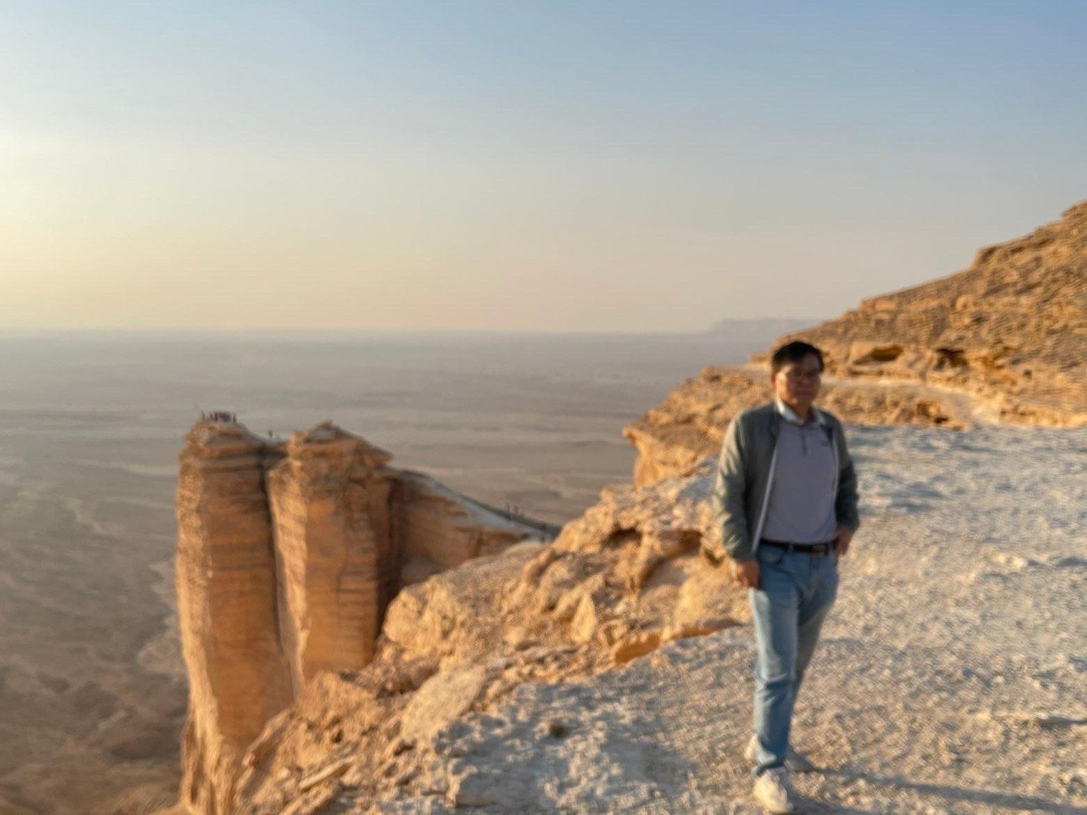 Private Edge of the World Expedition from Riyadh