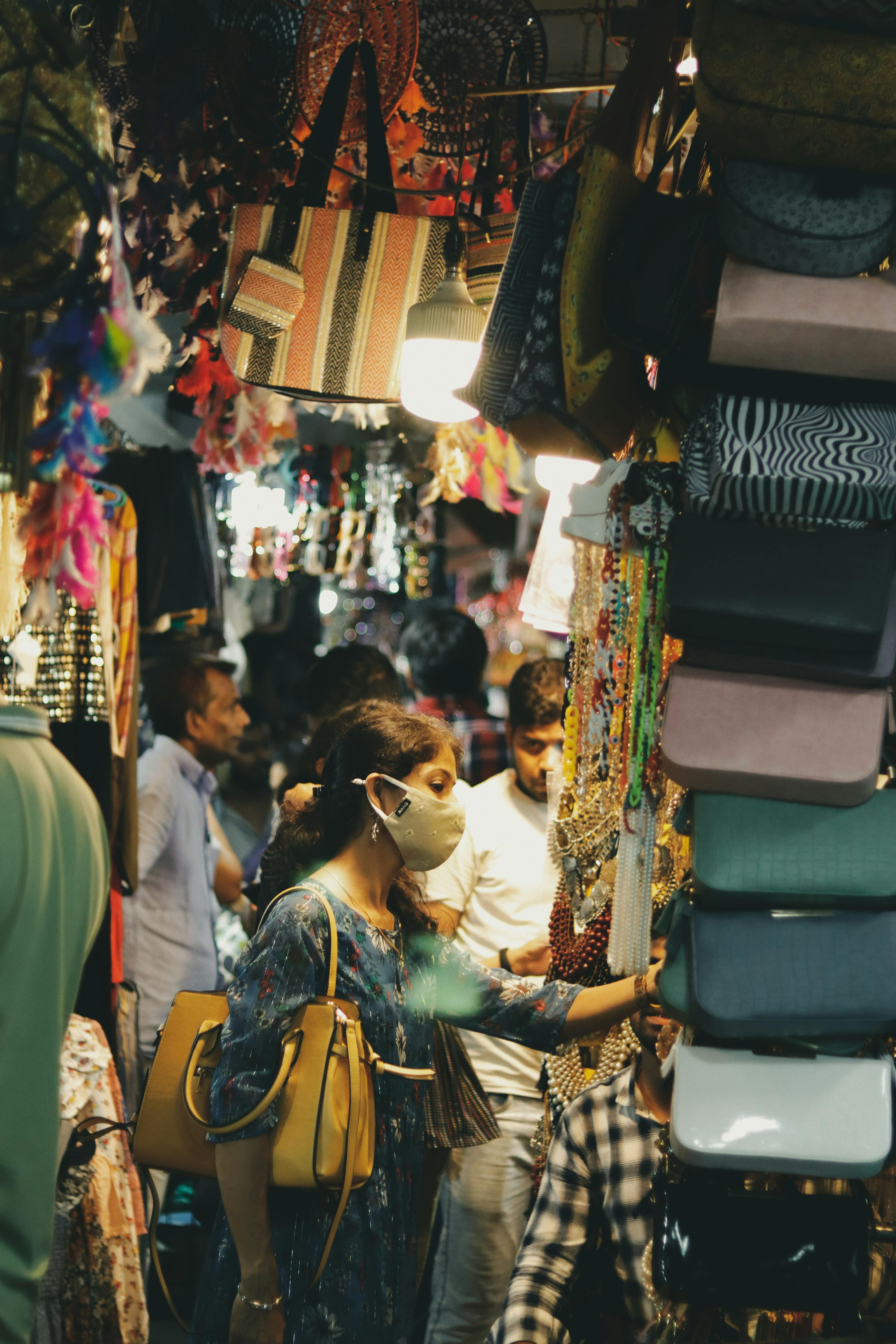 Delhi Personal Shopping Tour with Local Female Expert