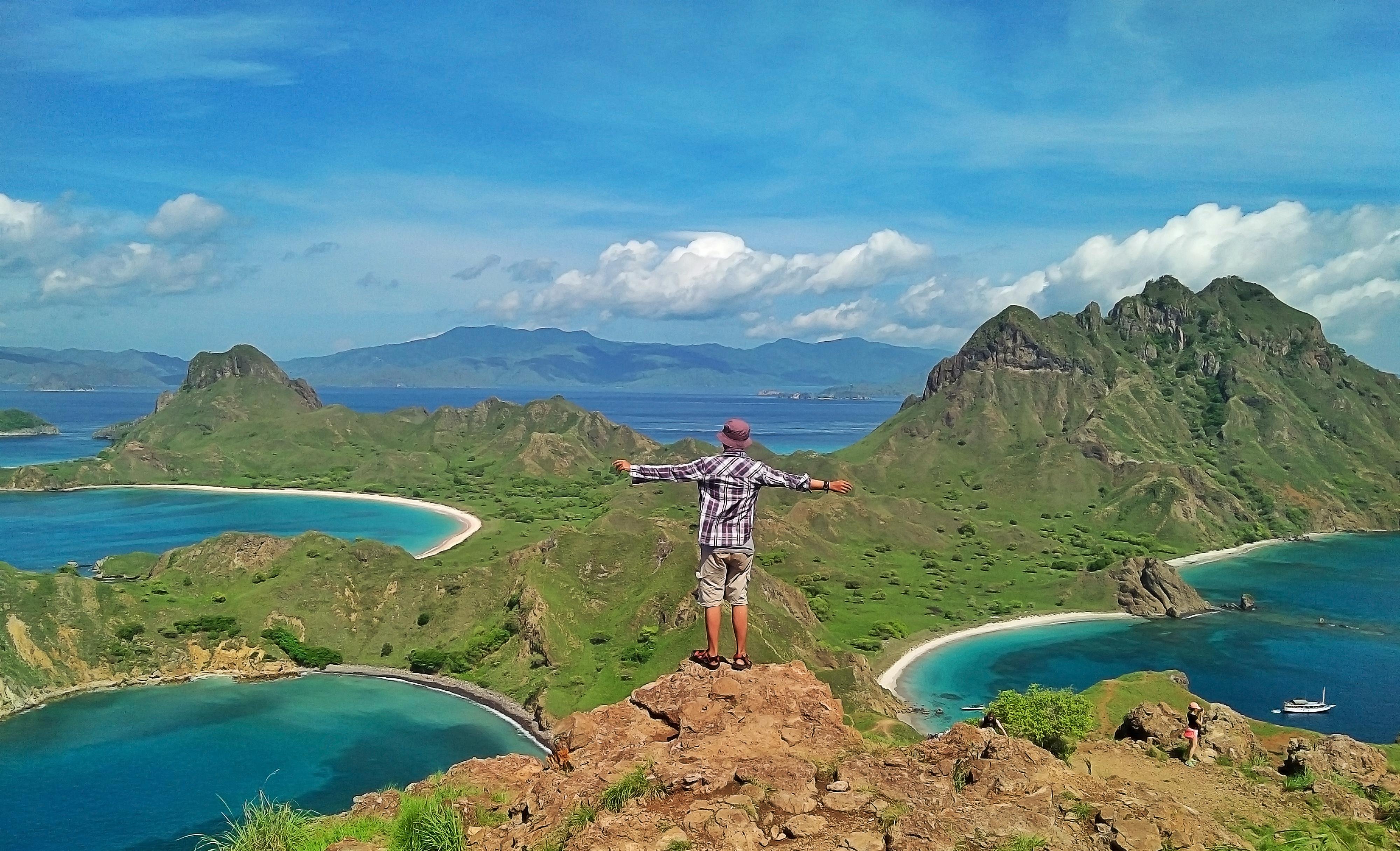 Labuan Bajo Day Trip: Padar, Komodo, Pink Beach & Kanawa Island