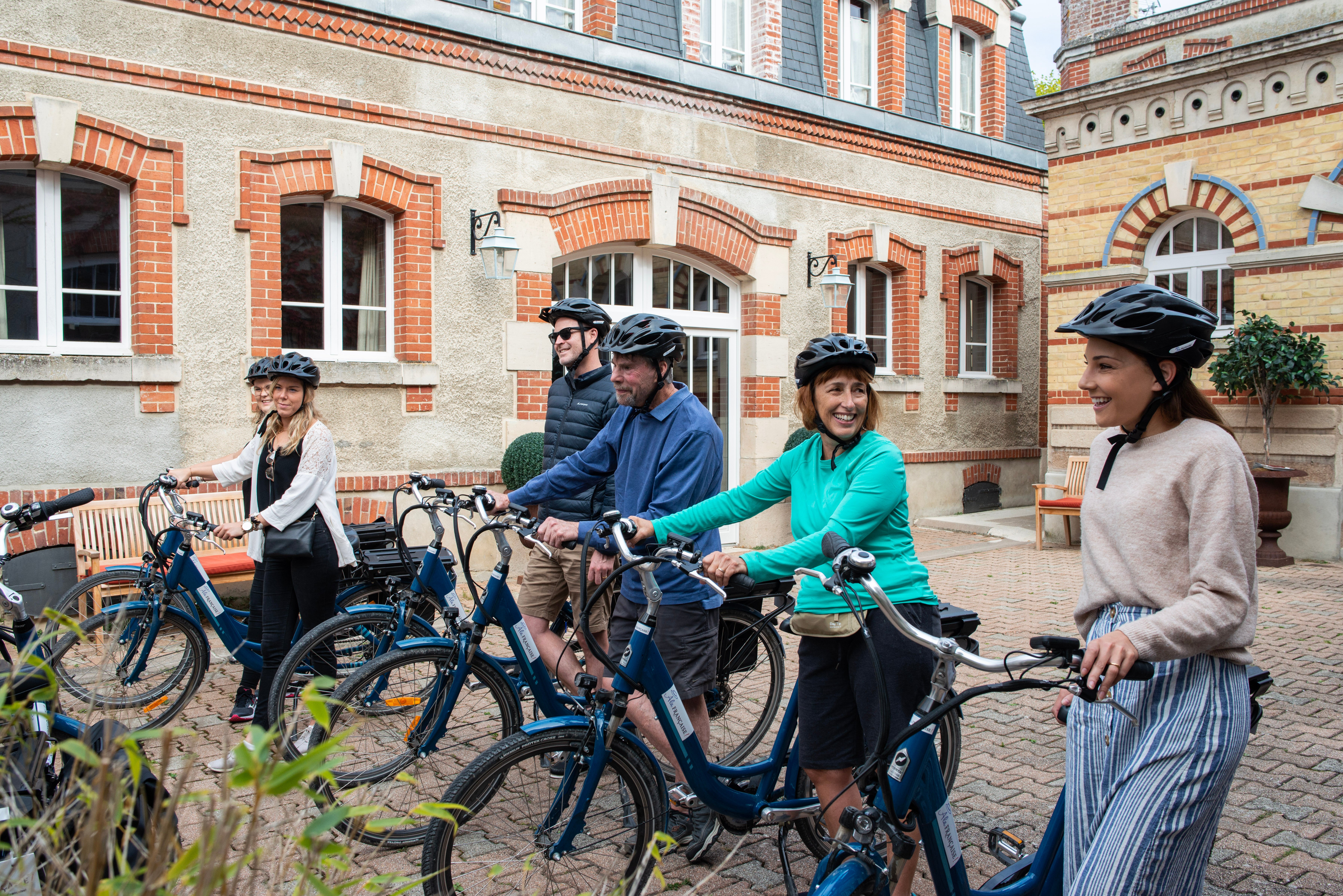 Champagne: E-Bike Champagne Day Tour with Tastings and Lunch