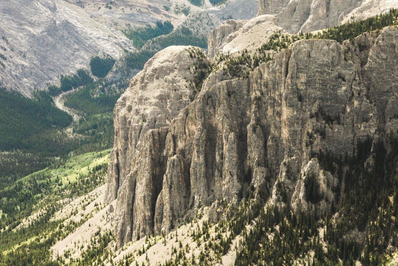 Kananaskis: 30-Minute Heli Tour of Lake Minnewanka