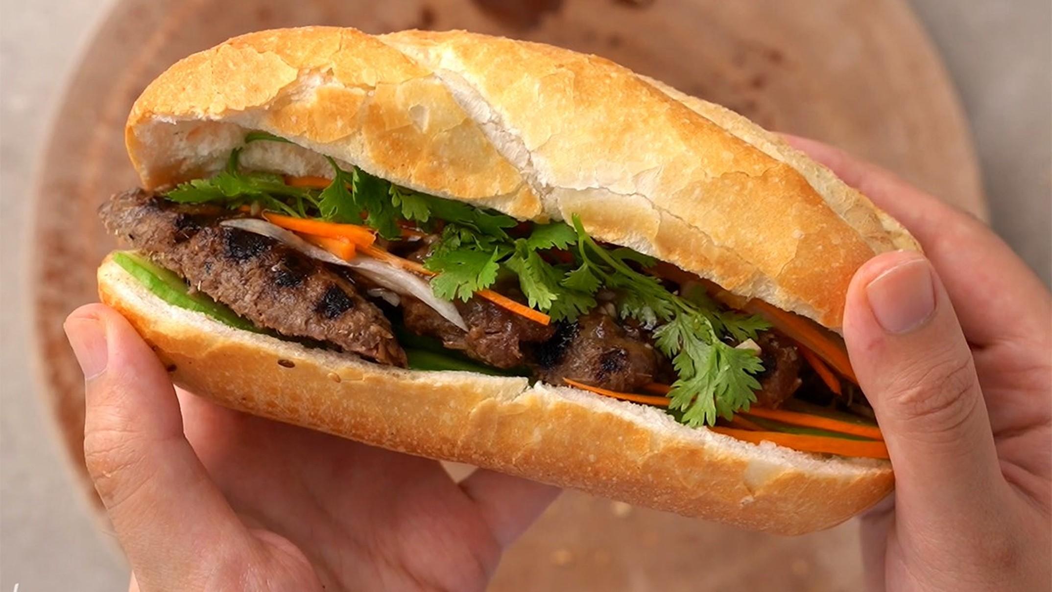 street food tour in Hanoi — photo 18