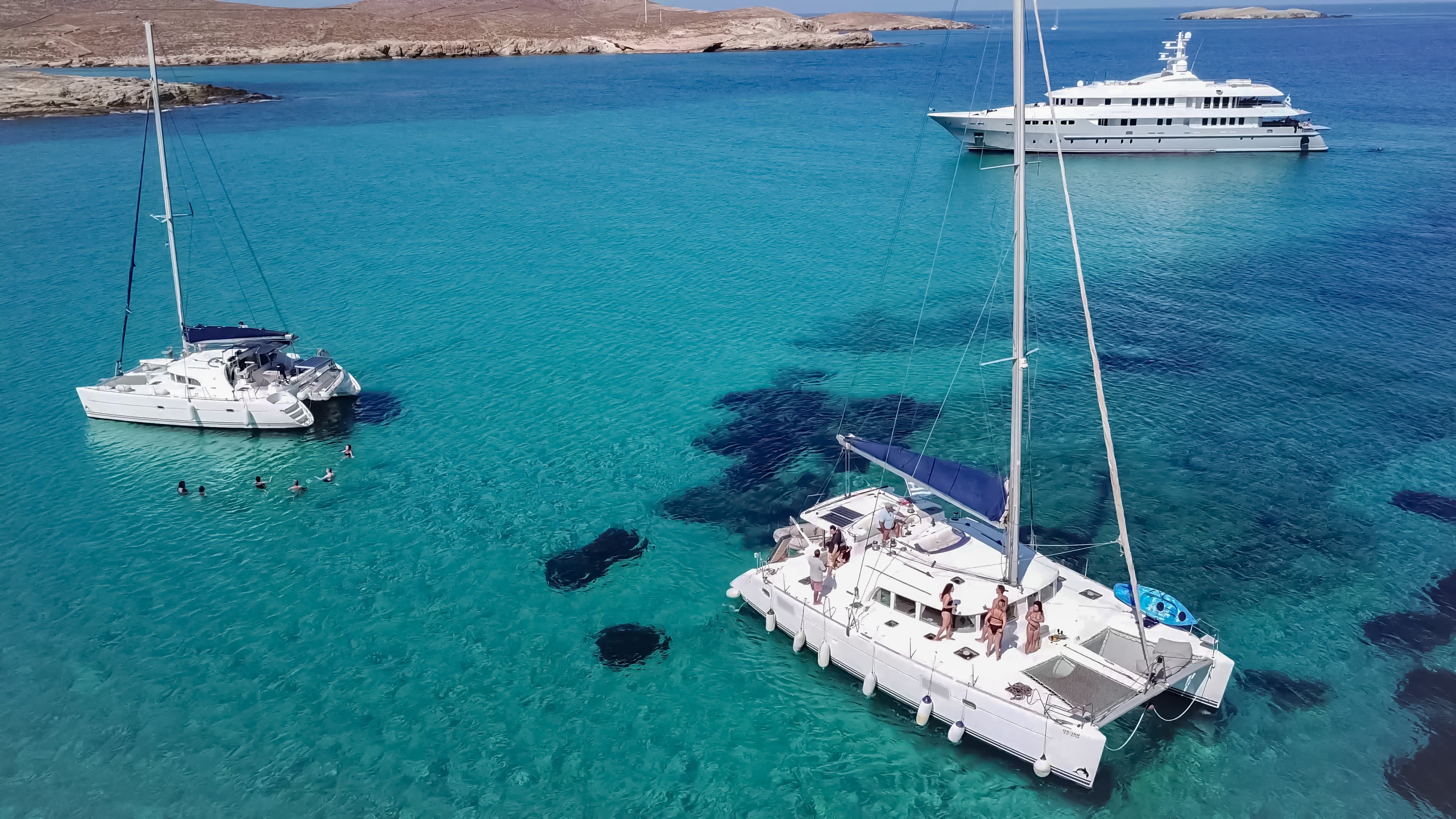 Mykonos Catamaran Cruise with Onboard Lunch and Drinks