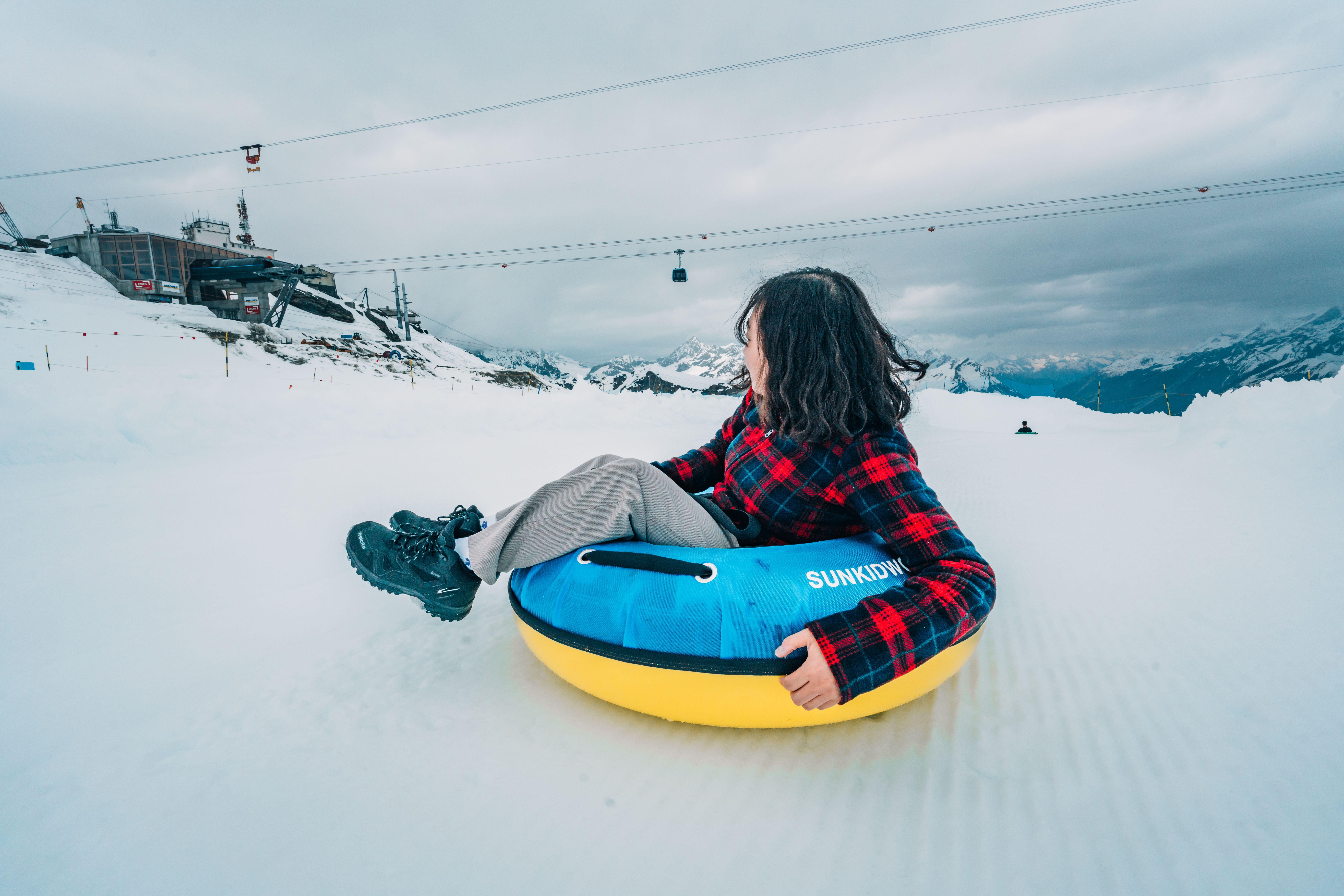 Testa Grigia cable car - border station above Zermatt and Cervinia — image 4