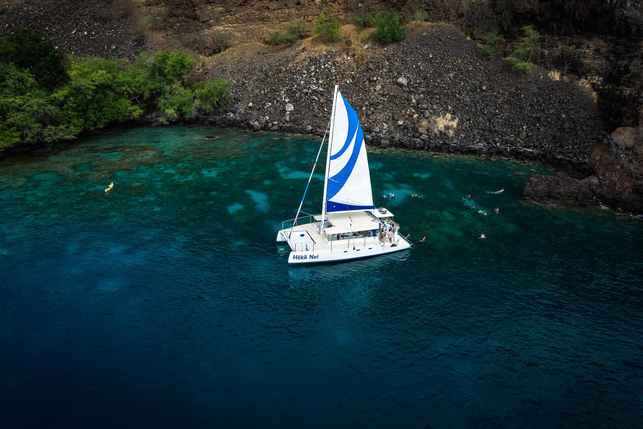 Keauhou Bay Catamaran Snorkel Cruise to Captain Cook Monument