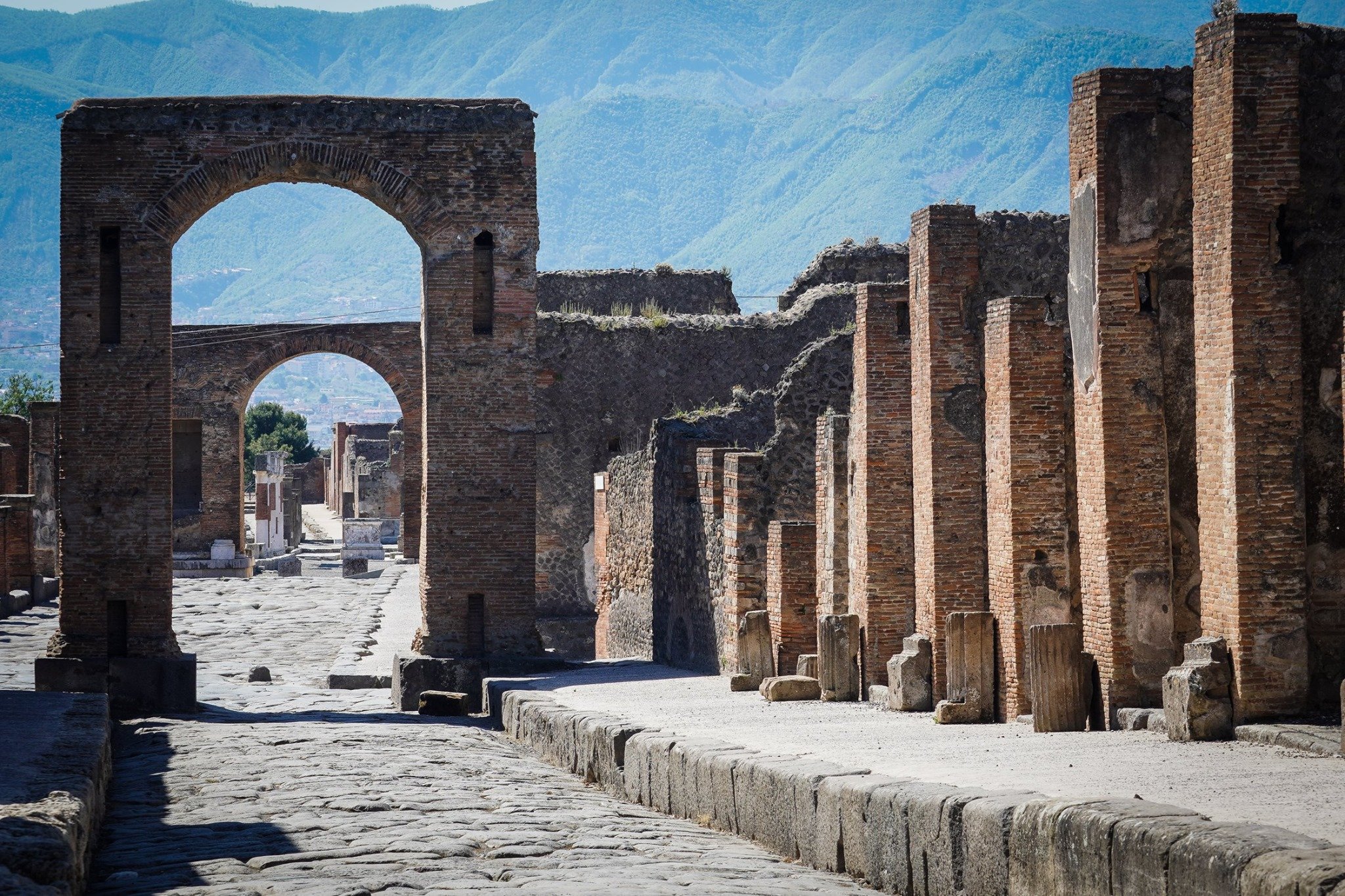 Sorrento to Pompeii Express: Skip-the-Line Guided Train Tour
