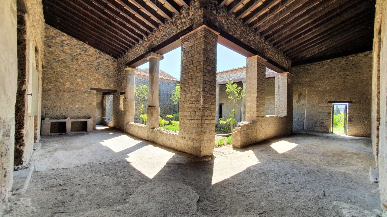 Sorrento to Pompeii Express: Skip-the-Line Guided Train Tour