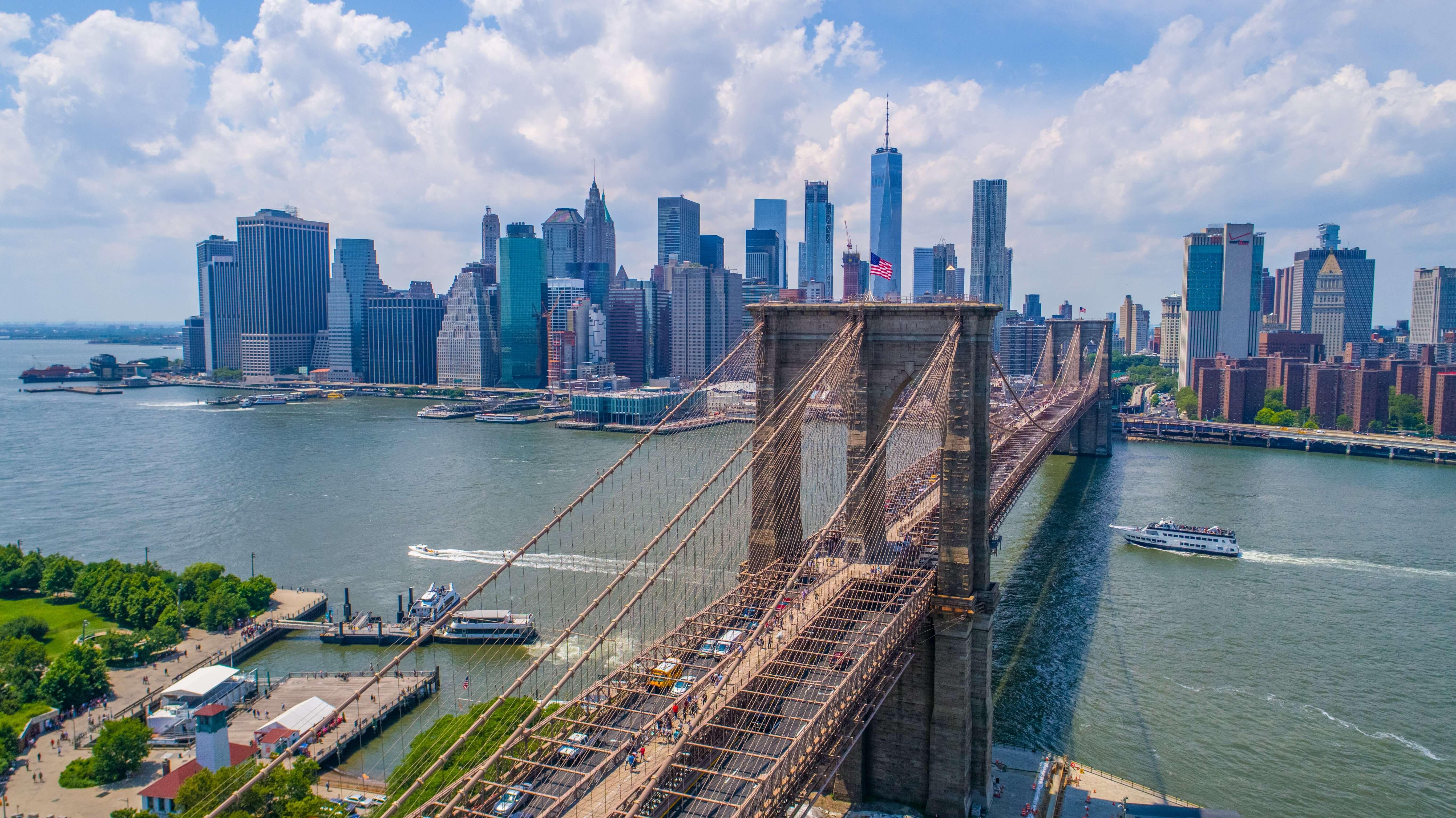 Brooklyn Bridge & DUMBO Small-Group Walking Tour