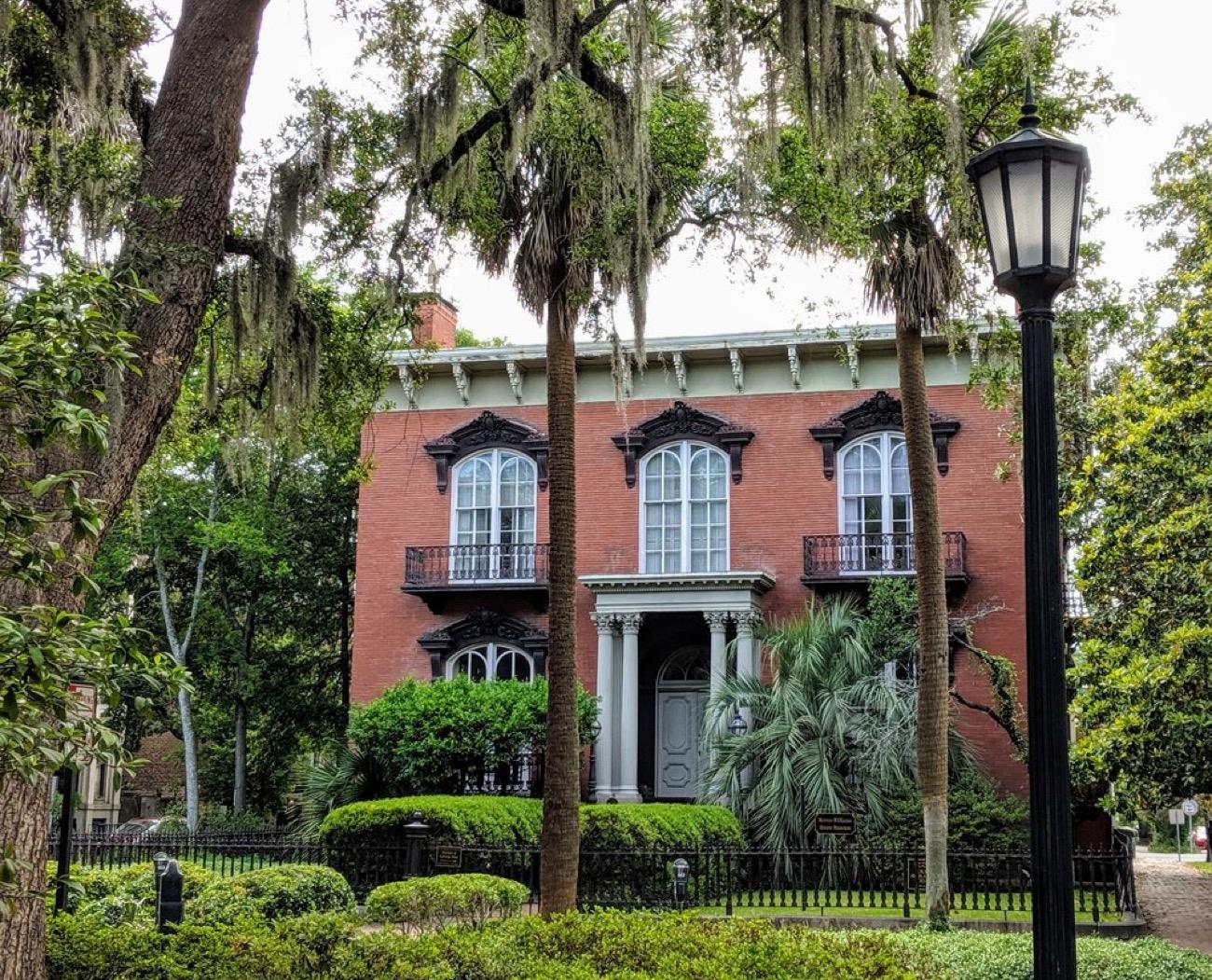 Savannah: Historic Districts & Bonaventure Private Tour