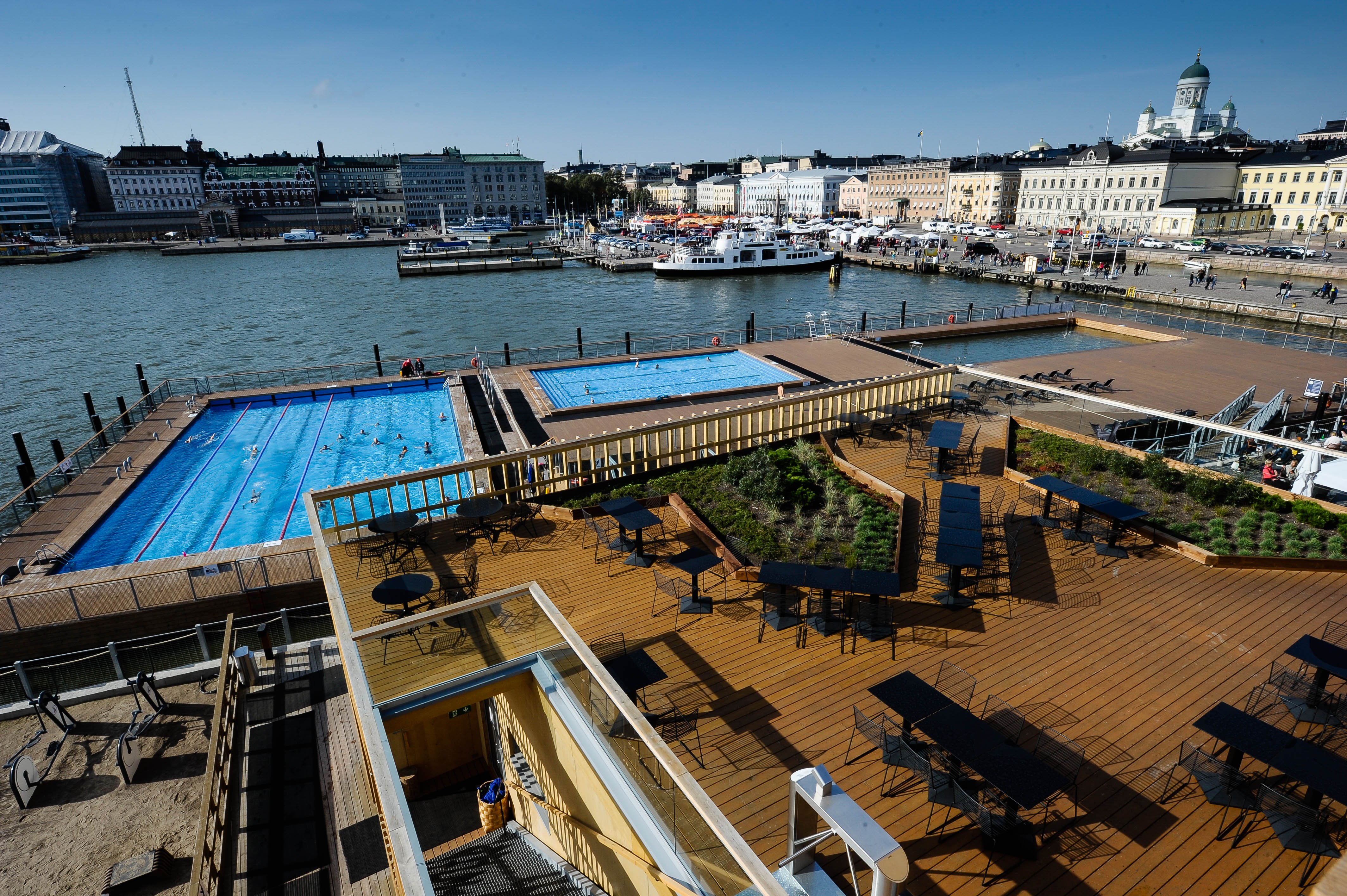 Helsinki canal and archipelago boat tour — sea fortress, islands and harbour views — image 2