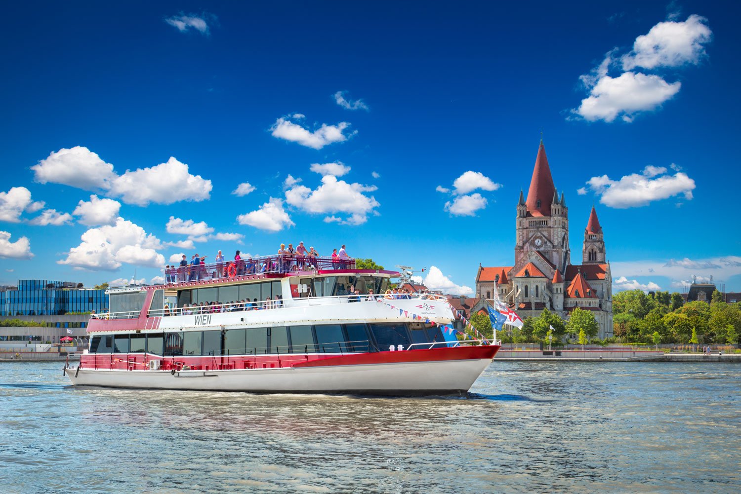 Danube Canal Cruise with Onboard Lunch