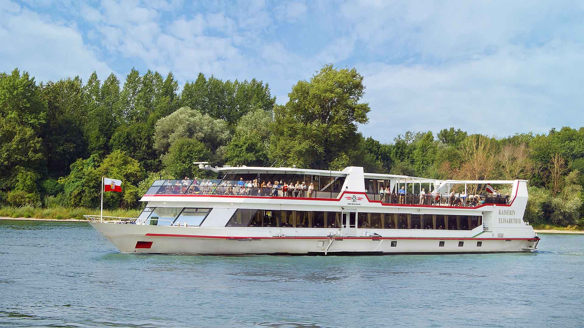 Vienna to Wachau Valley: Dürnstein River Day Cruise