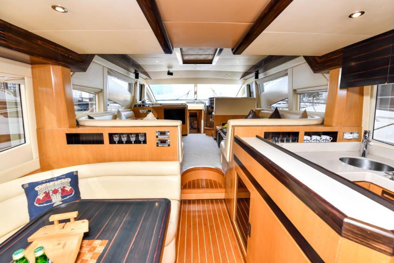 Dubai Marina Private Luxury Yacht Tour