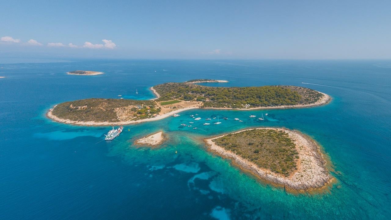 Split: Private Blue Cave & Adriatic Islands Boat Expedition