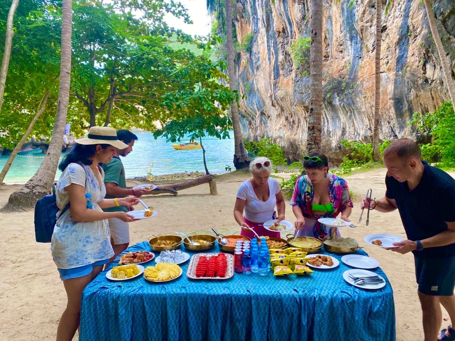 Krabi Hong Island Sunset & Bioluminescent Plankton Tour with BBQ Dinner