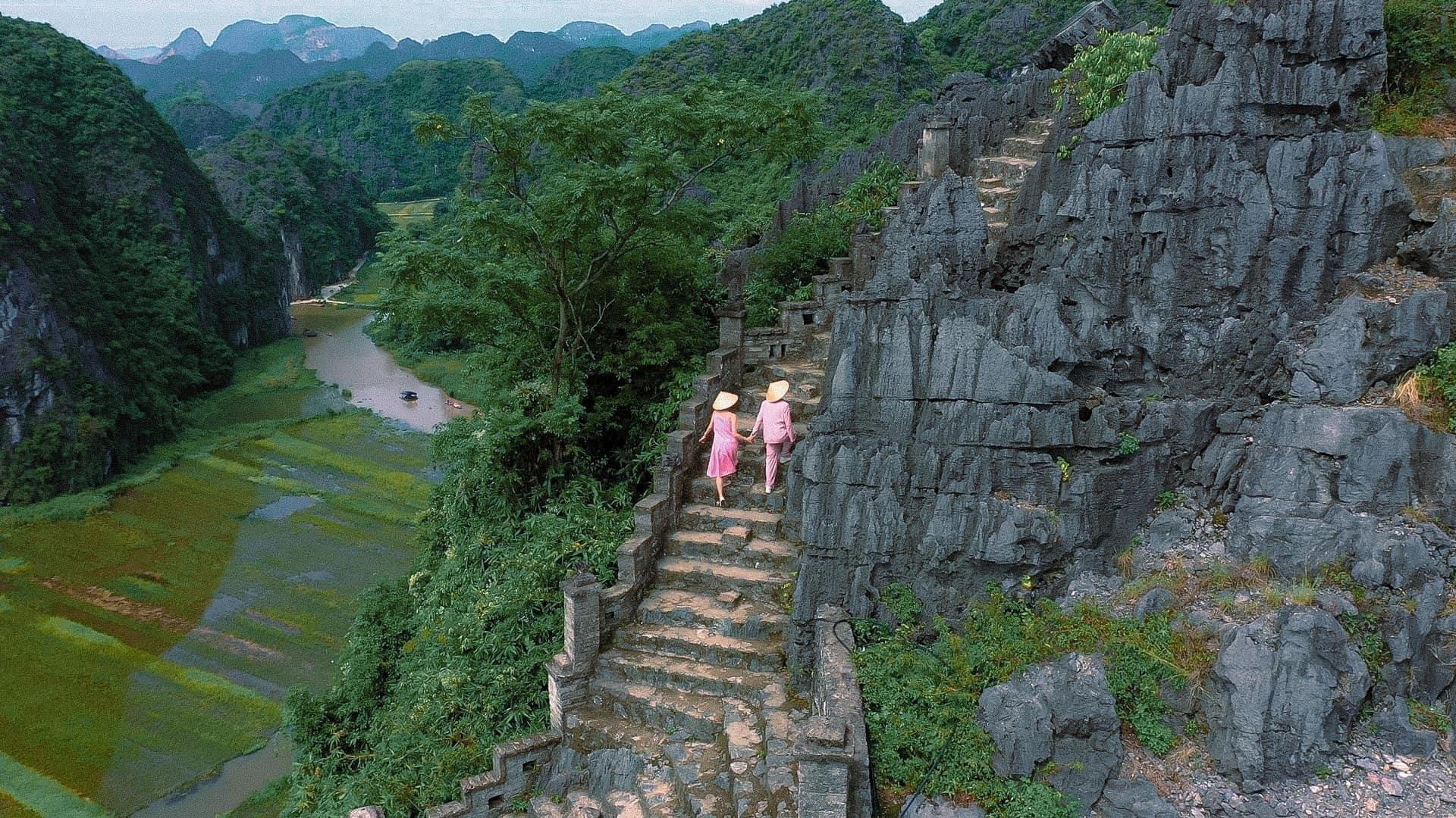 2-Day Hanoi, Ninh Binh & Ha Long Bay Luxury Tour