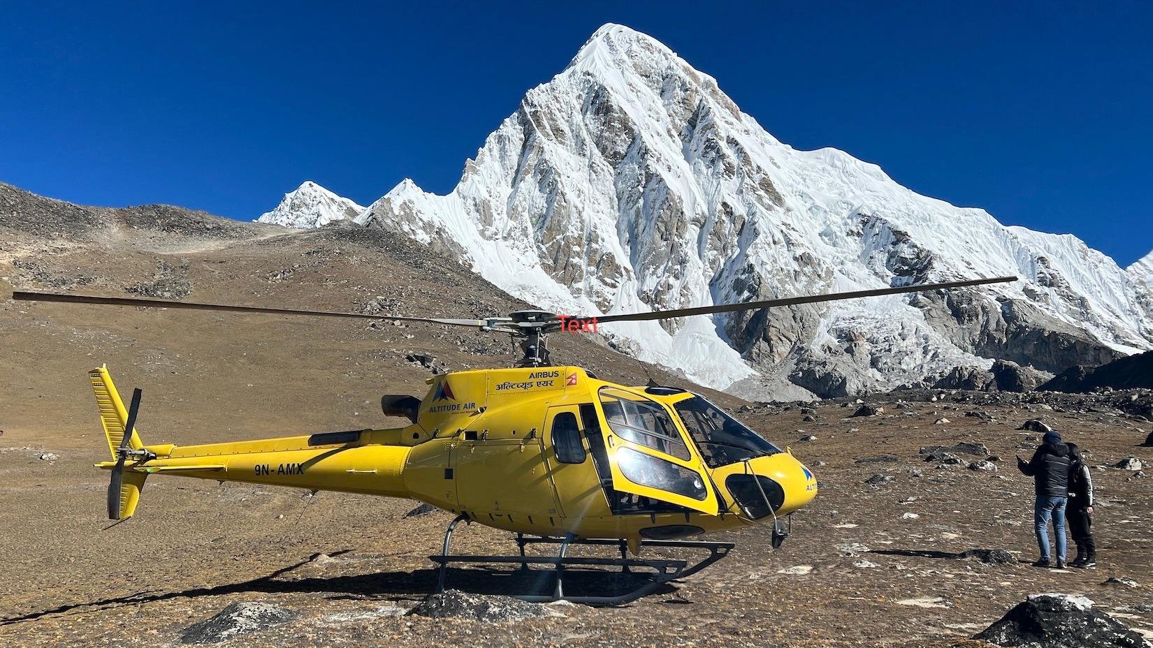 Kathmandu: Everest Helicopter Tour with Landing & Breakfast
