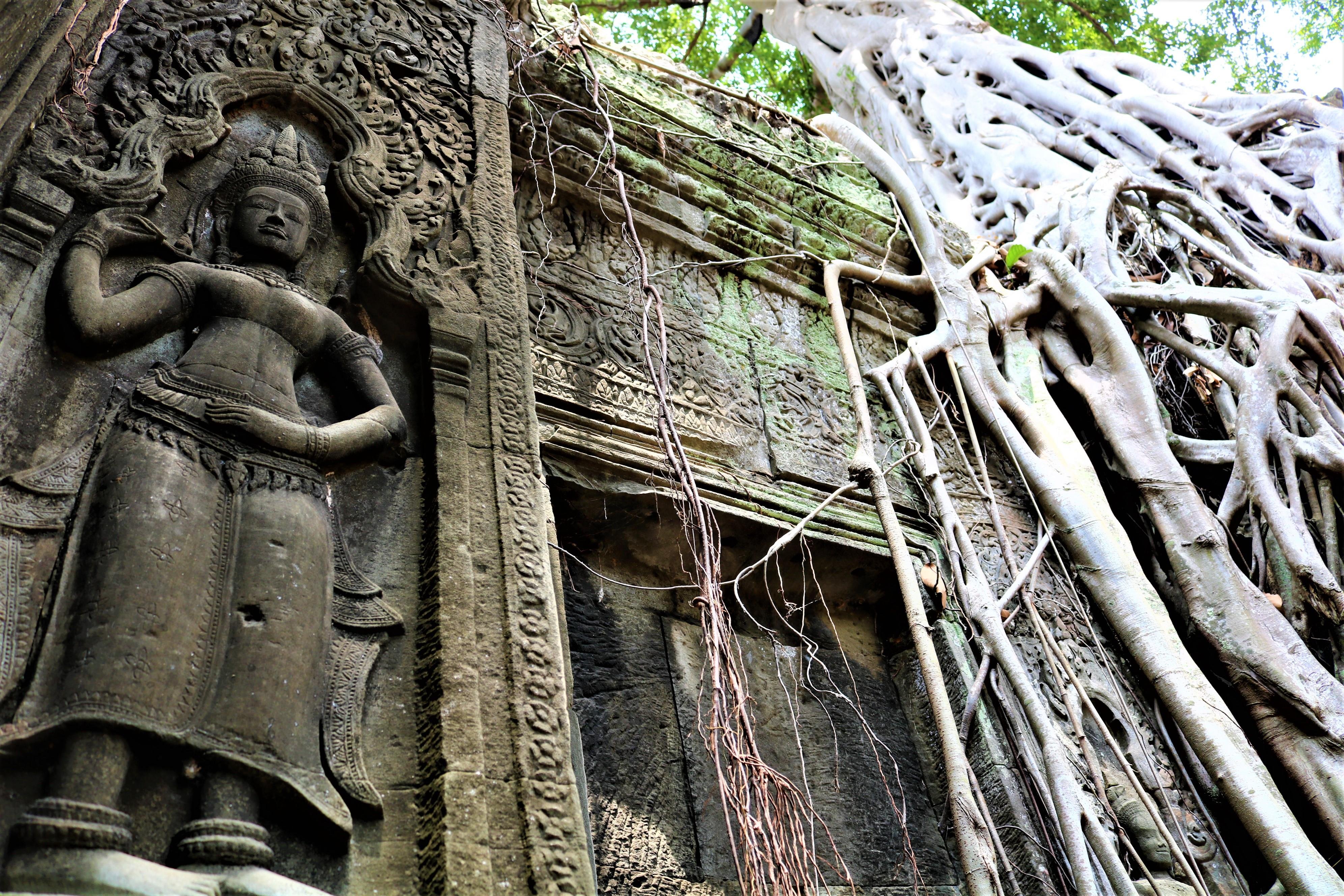 Angkor Wat Private Sunrise Tour with Champagne Breakfast