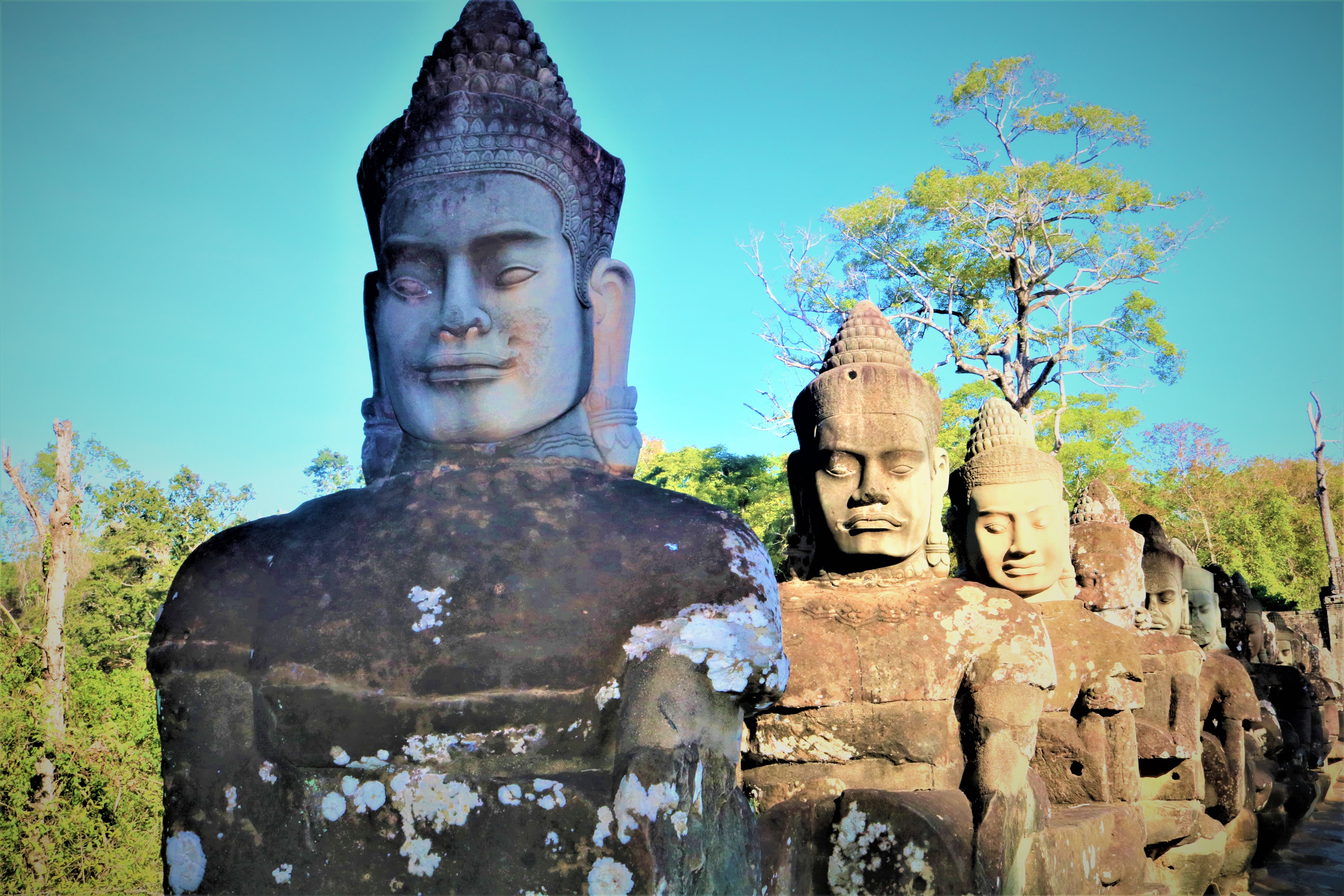 Angkor Wat Private Sunrise Tour with Champagne Breakfast