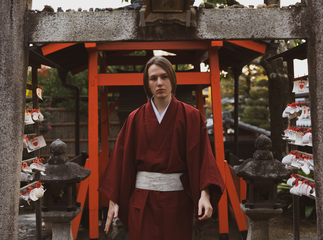 Kyoto: Vestimenta Tradicional com Kimono e Sessão de Fotos Privada