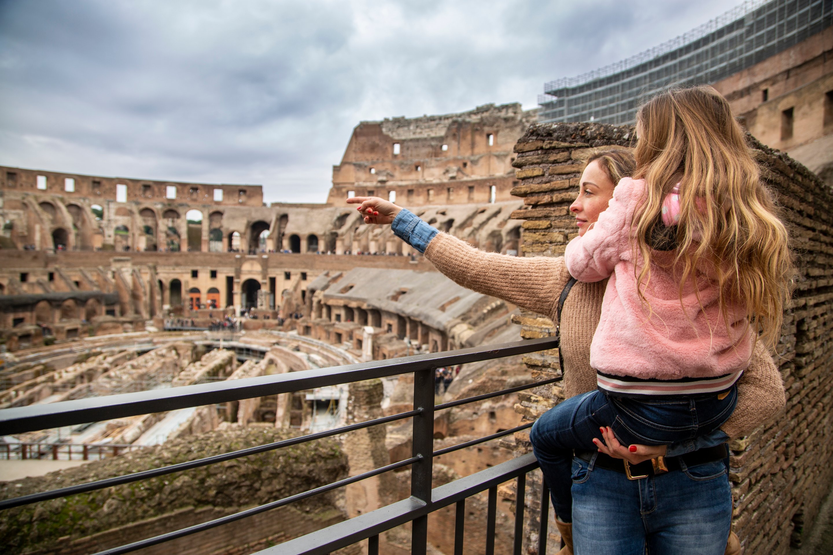 Rome: Colosseum, Roman Forum and Palatine Hill Tour for Kids