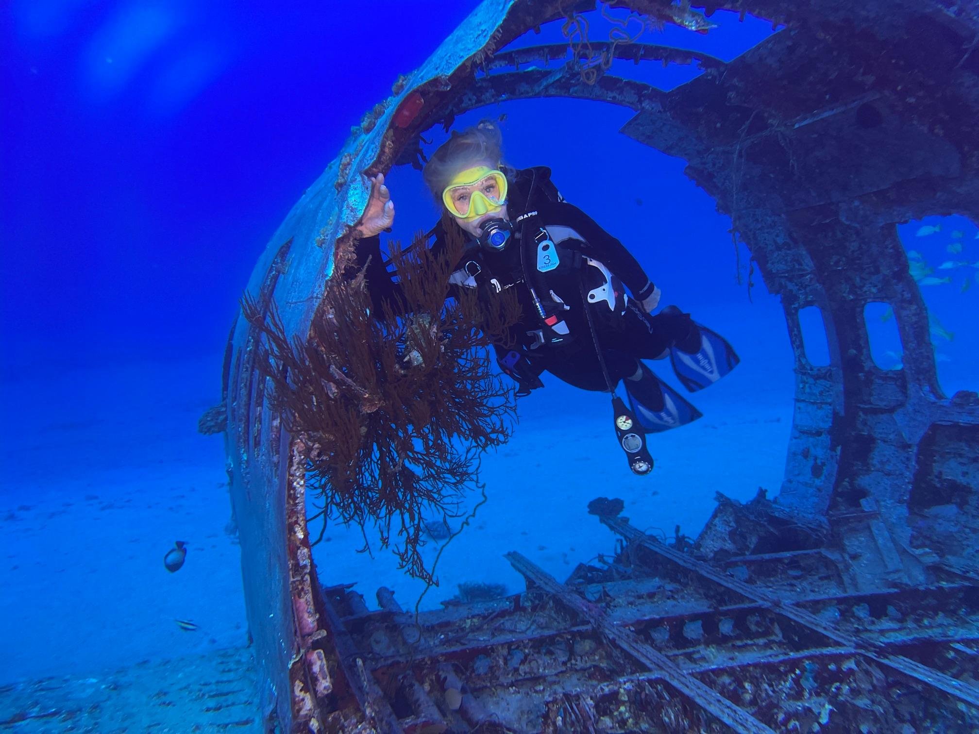 Oahu Certified Wreck & Reef Scuba Diving Adventure
