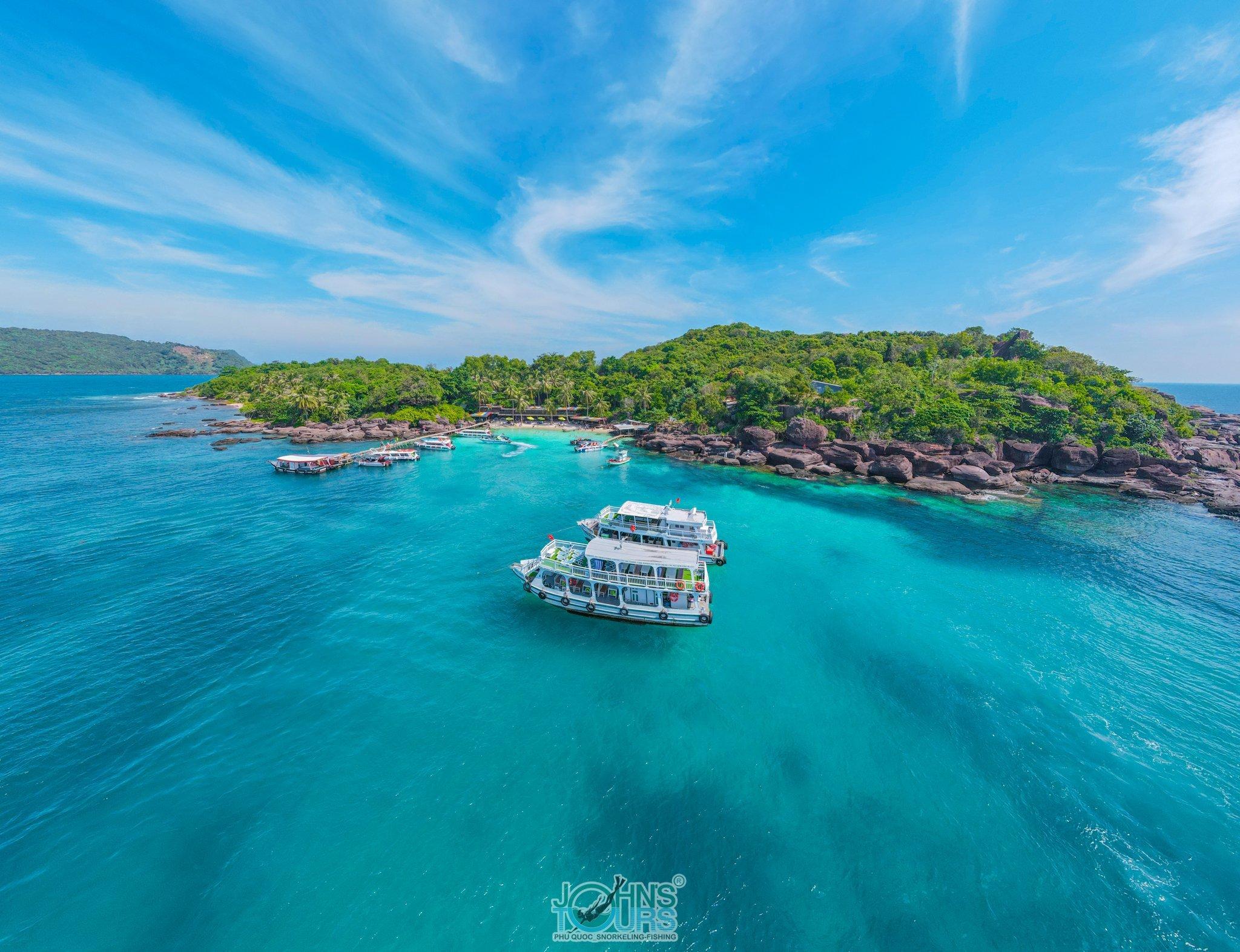 Three-Island Snorkeling Adventure by Boat