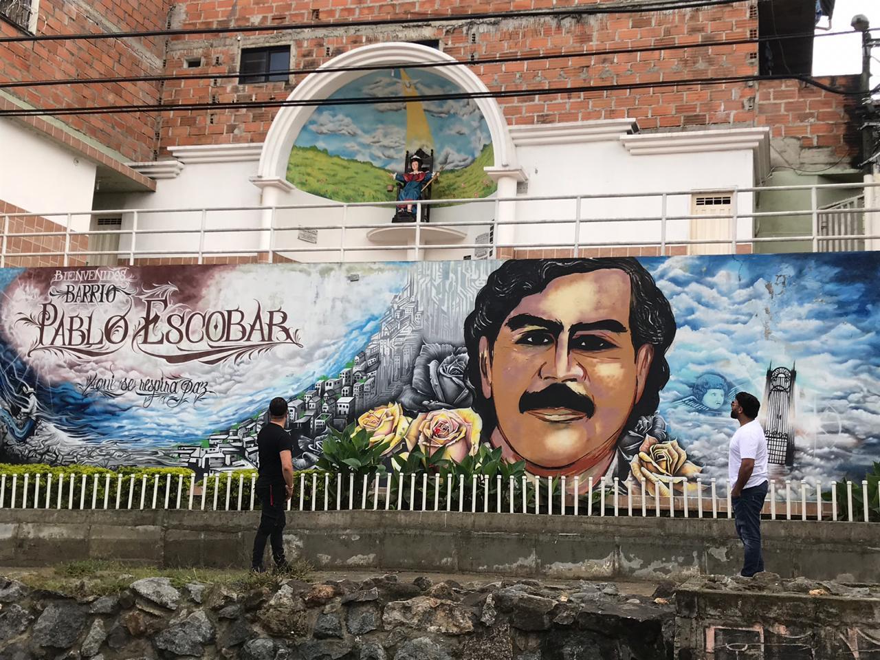 Private Pablo Escobar Historical Tour with Cable Car