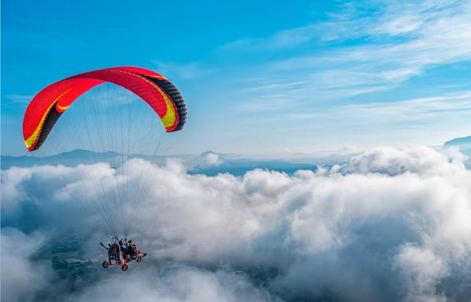 Vang Vieng Sky Adventure: Balloon Flight & Paragliding