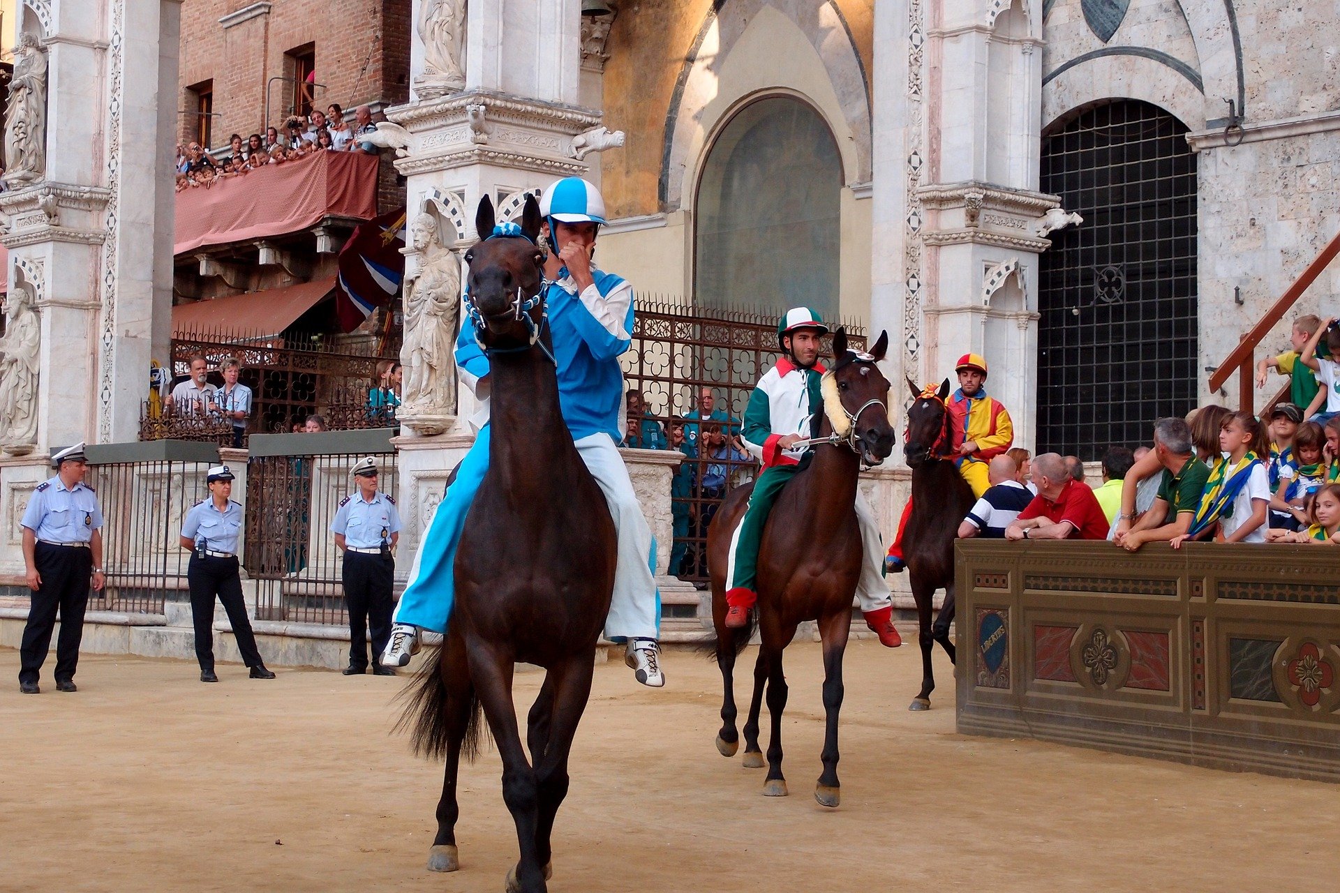 Private Tuscany Day Tour: Siena, San Gimignano & Chianti