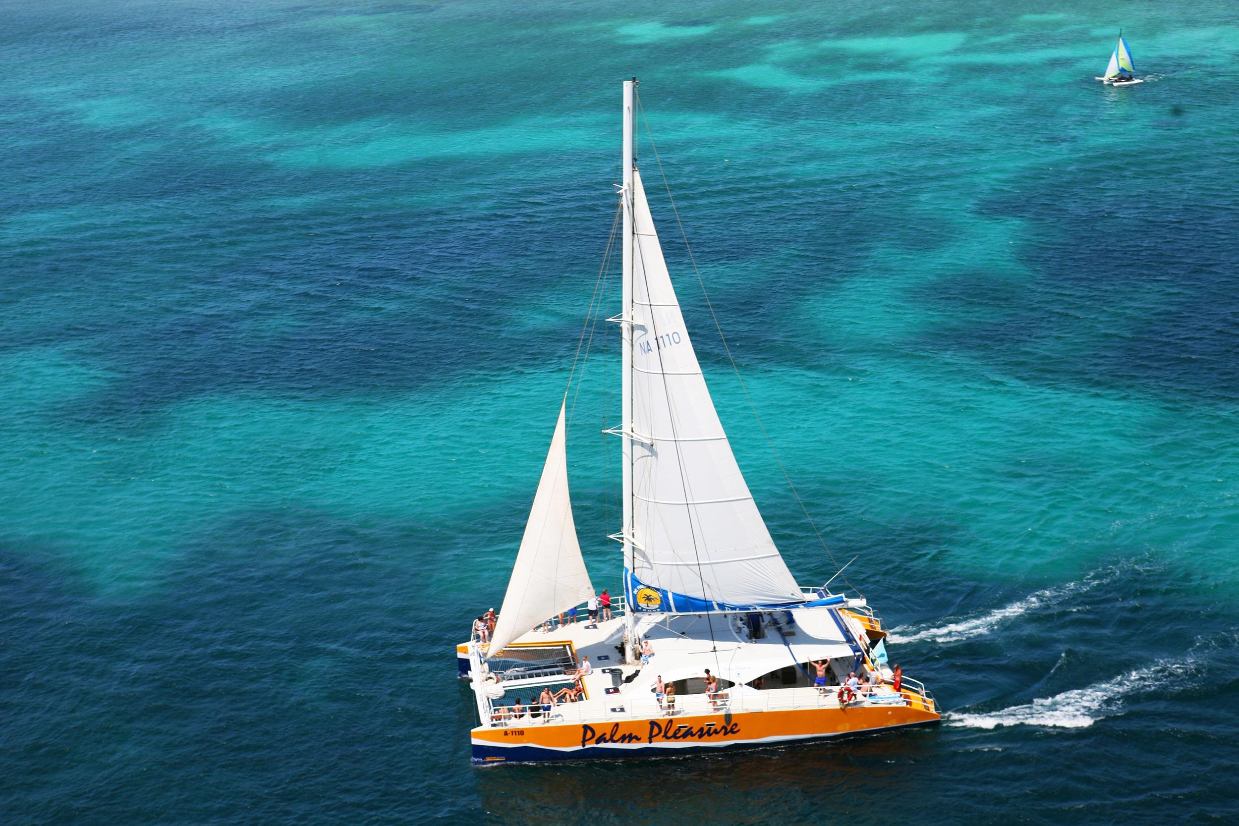Aruba Catamaran Cruise with Snorkeling & Open Bar