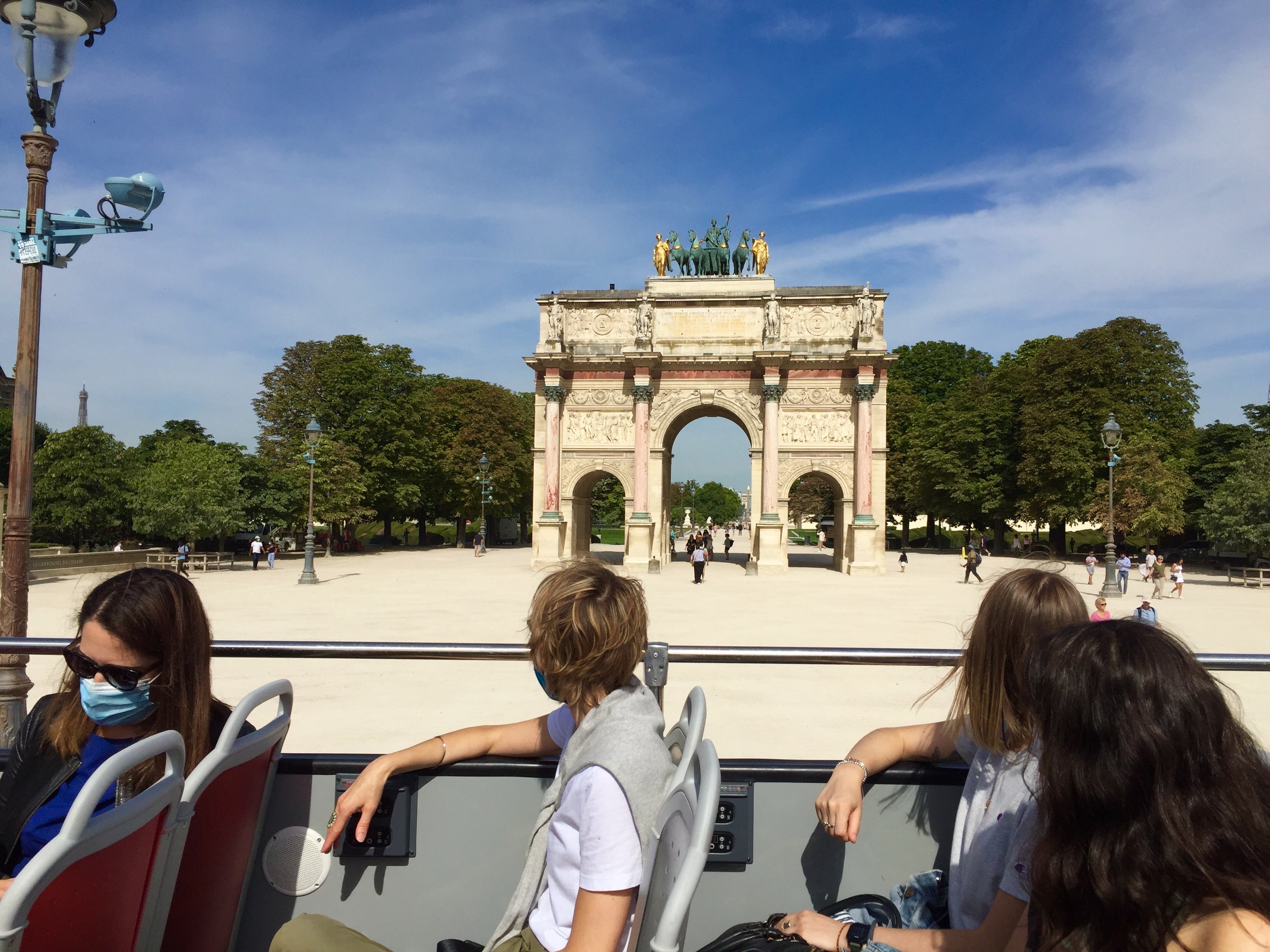 Paris: Hop-On Hop-Off Bus & Seine Cruise Discovery Bundle