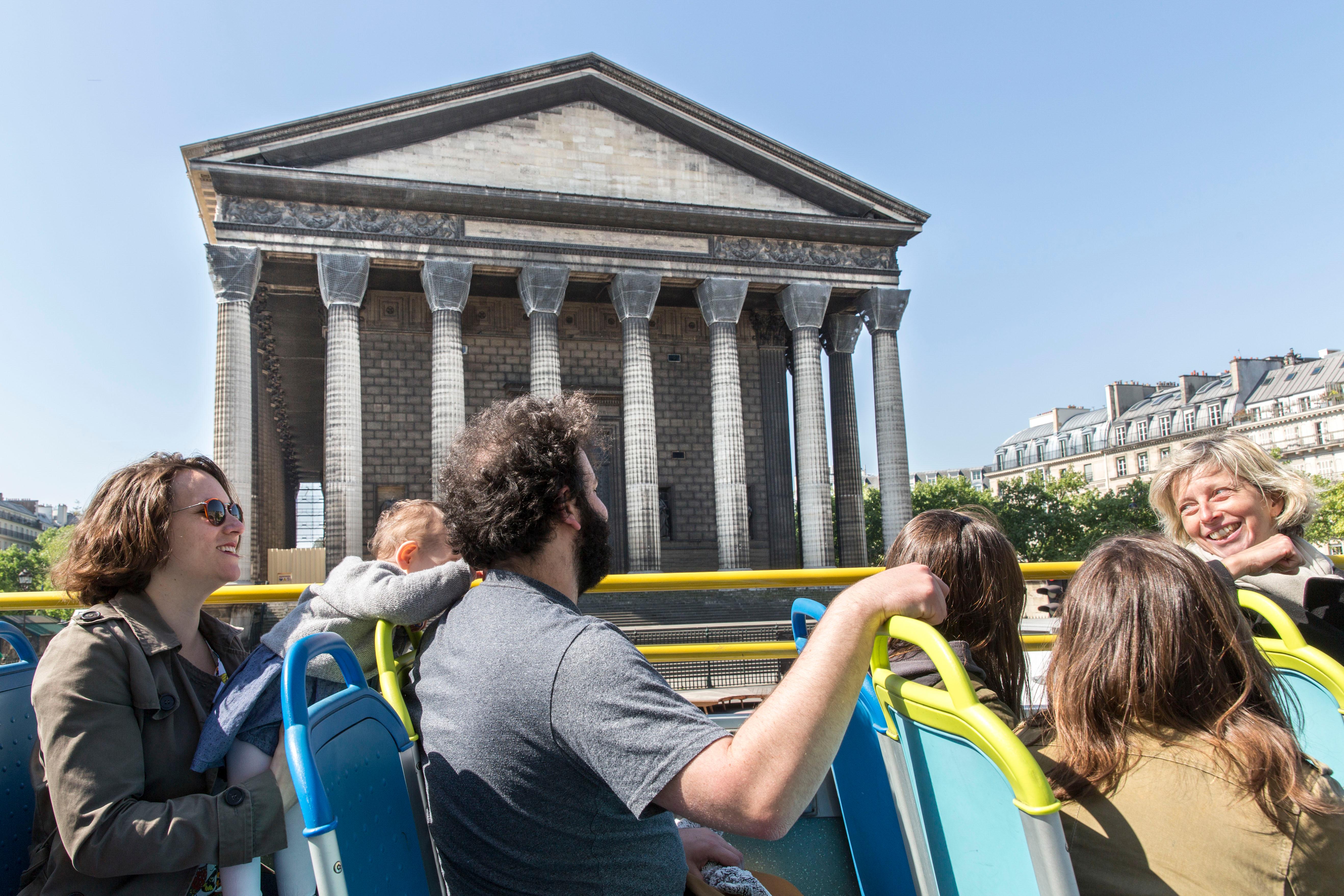 Paris: Hop-On Hop-Off Bus & Seine Cruise Discovery Bundle