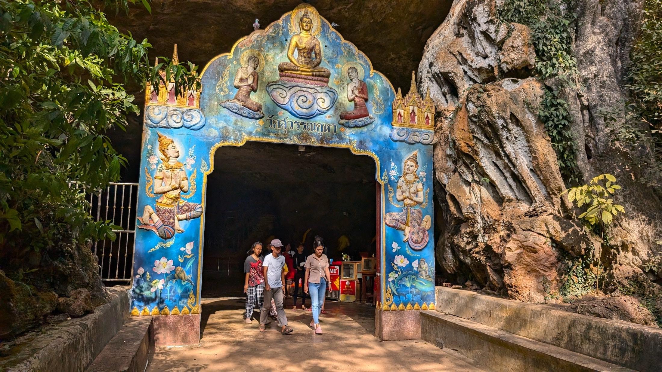 Phuket Private Full-Day Tour: James Bond Island, Ko Panyi & Samet Nangshe