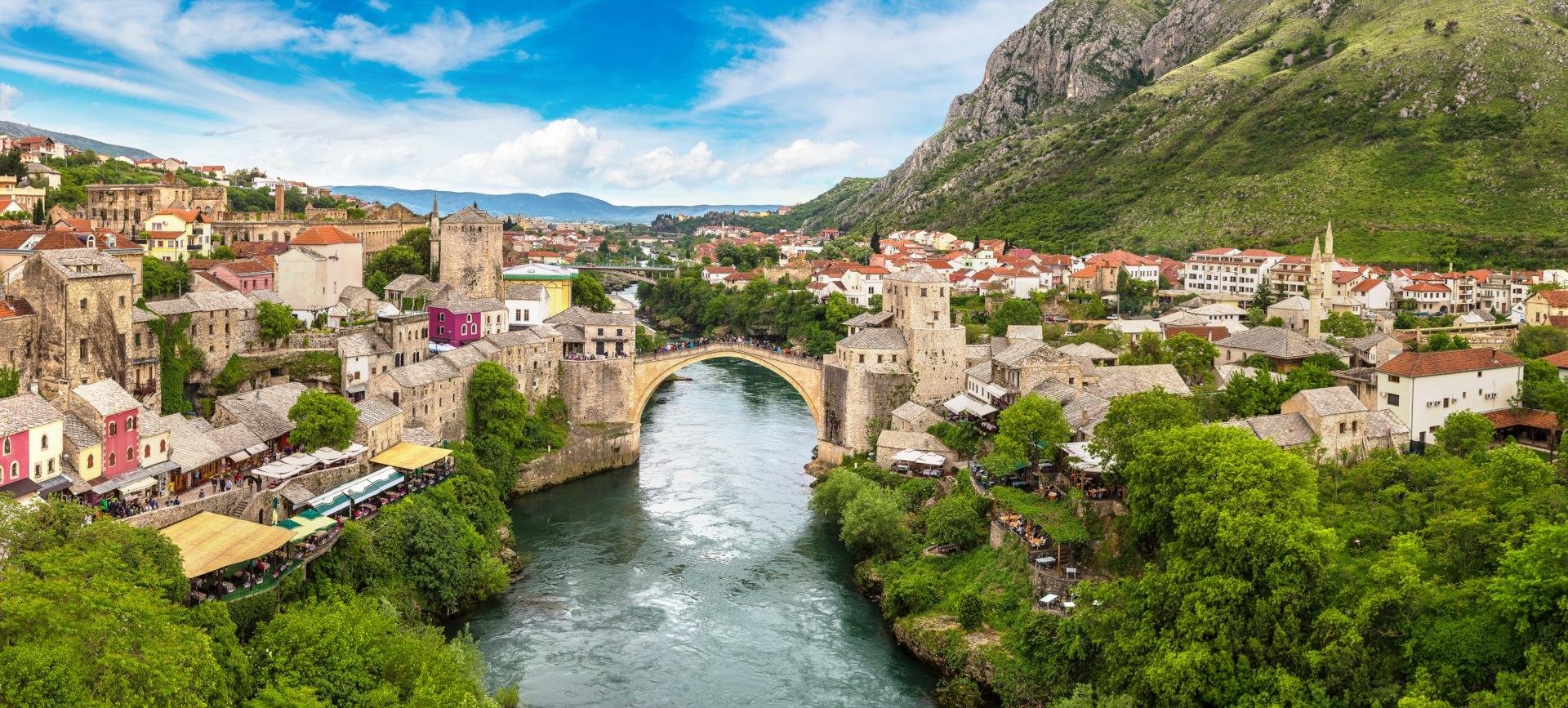 Dubrovnik to Kravica Waterfalls, Mostar & Počitelj Day Trip