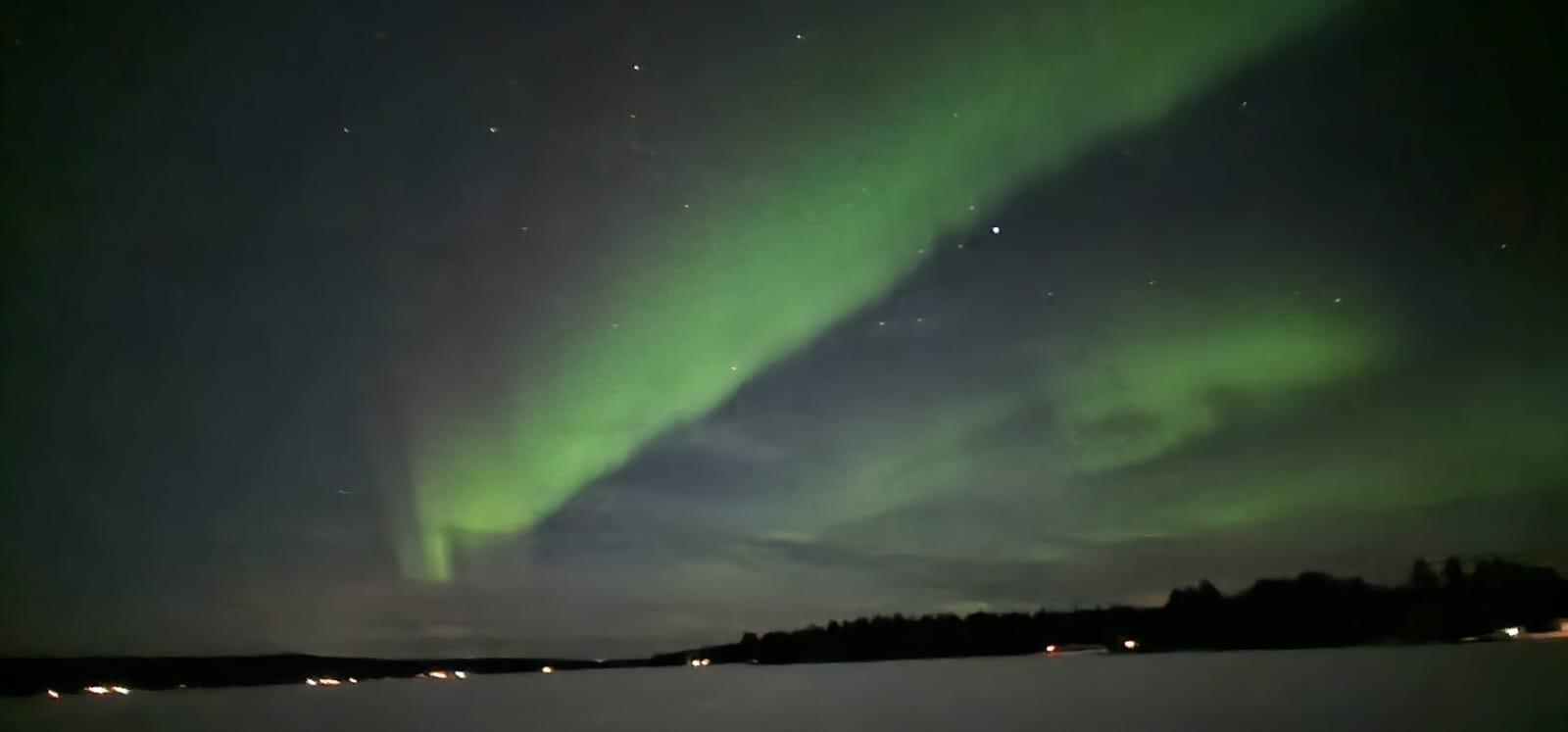 Rovaniemi Northern Lights Hunt with Lakeside BBQ