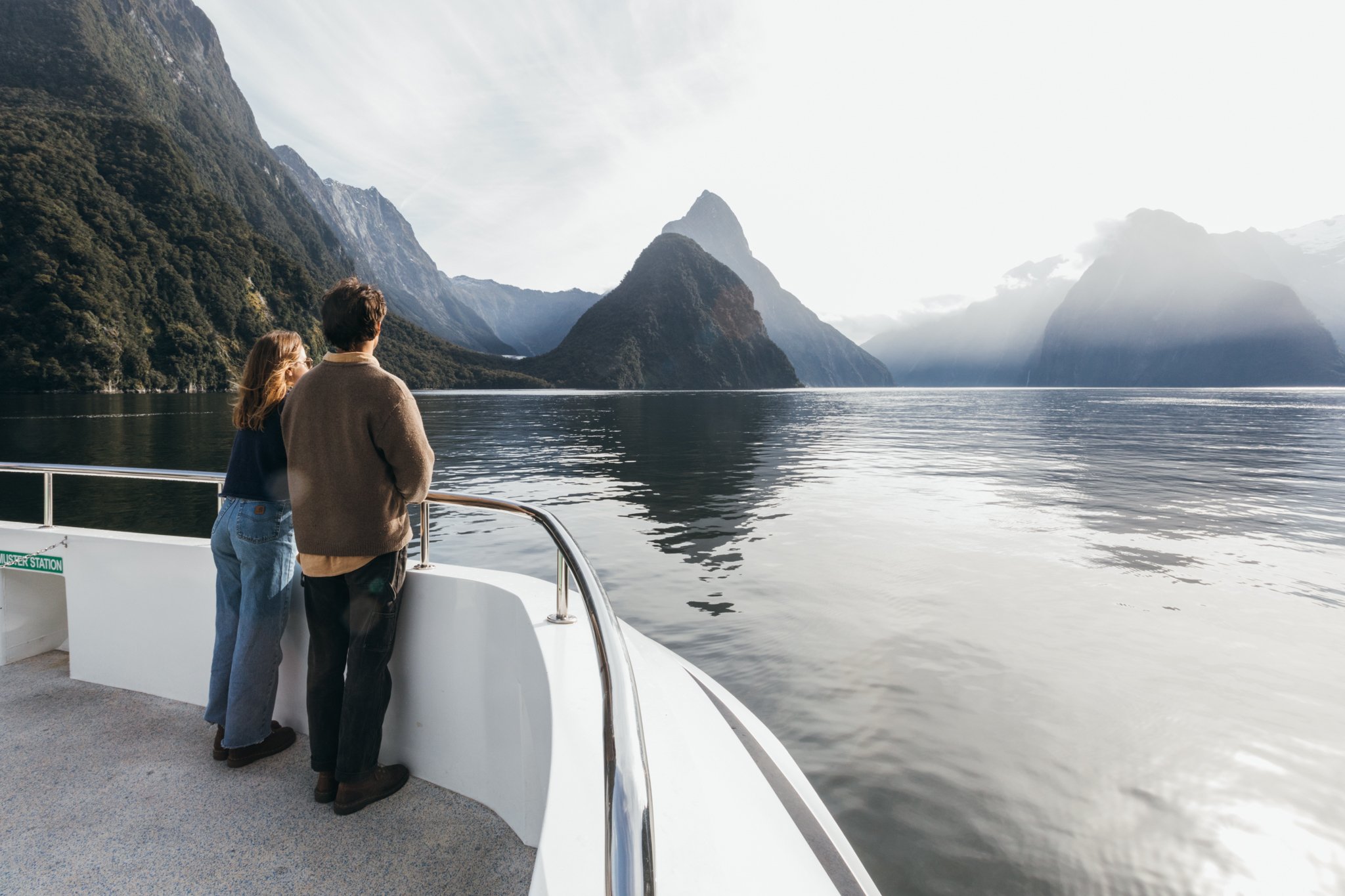 Queenstown: Milford Sound Cruise & Scenic Flight