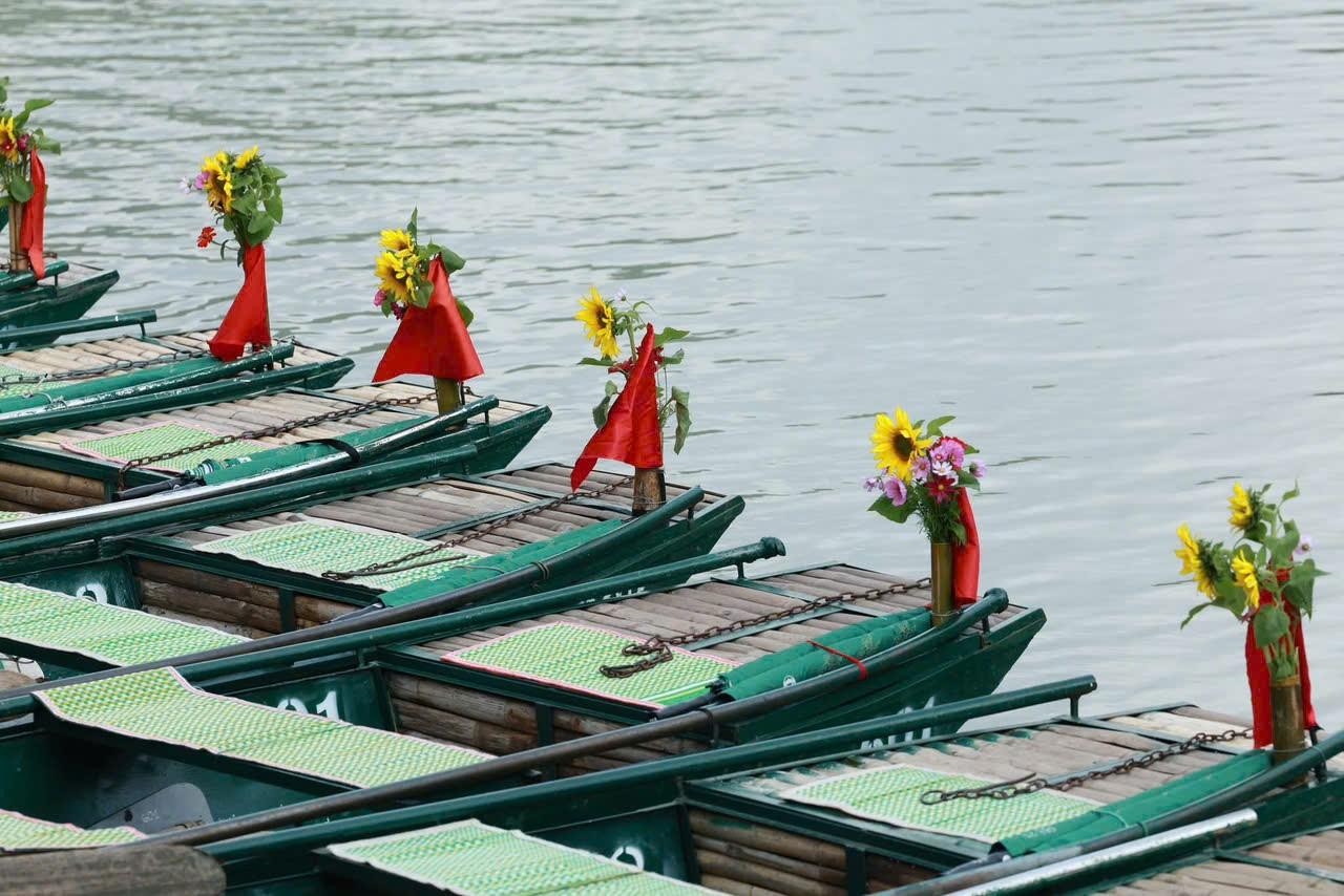Hanoi to Ninh Binh: Hoa Lu, Trang An & Mua Cave Day Tour