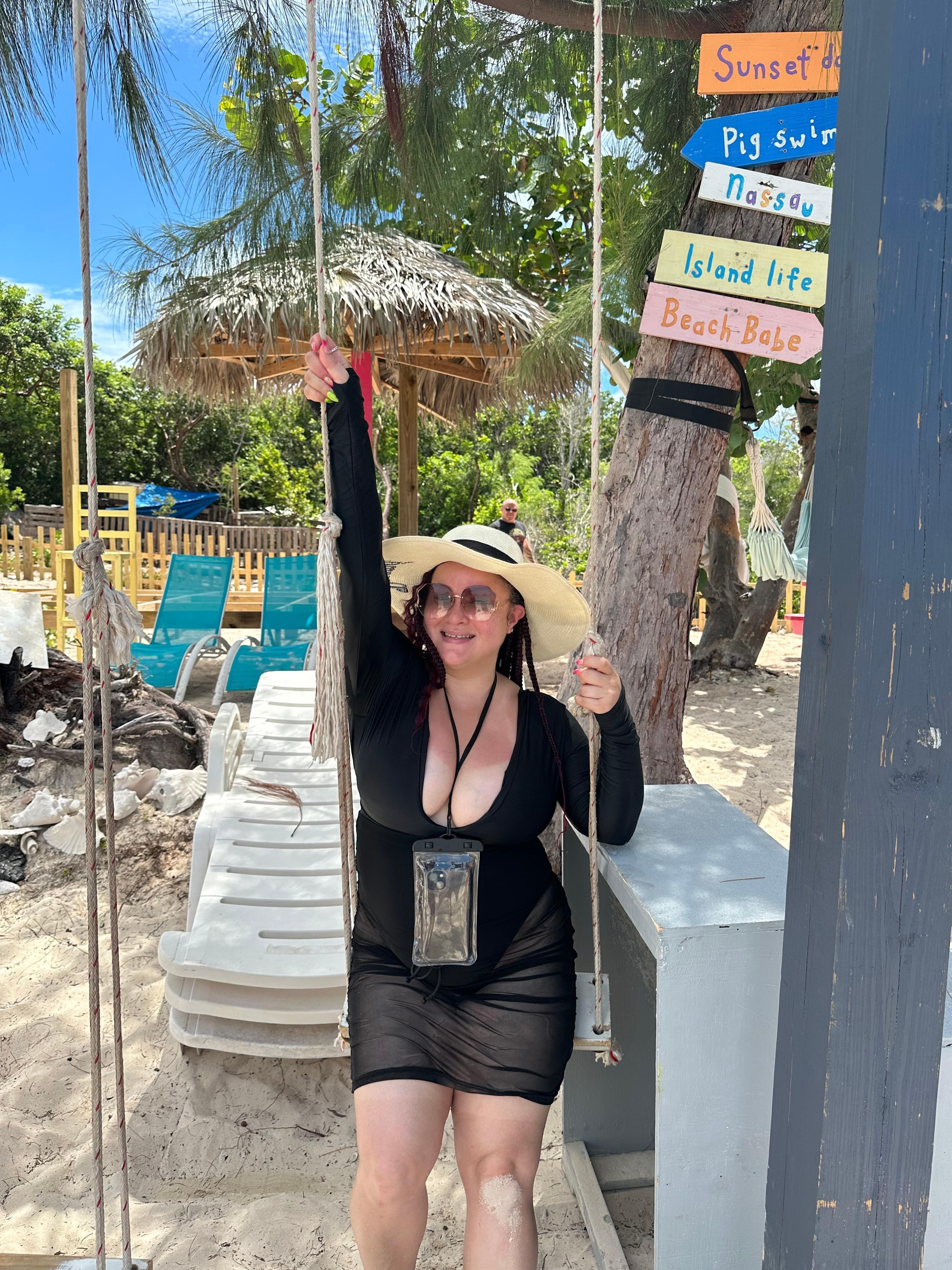 Bahamas Swimming Pigs, Snorkeling & Rum Cruise